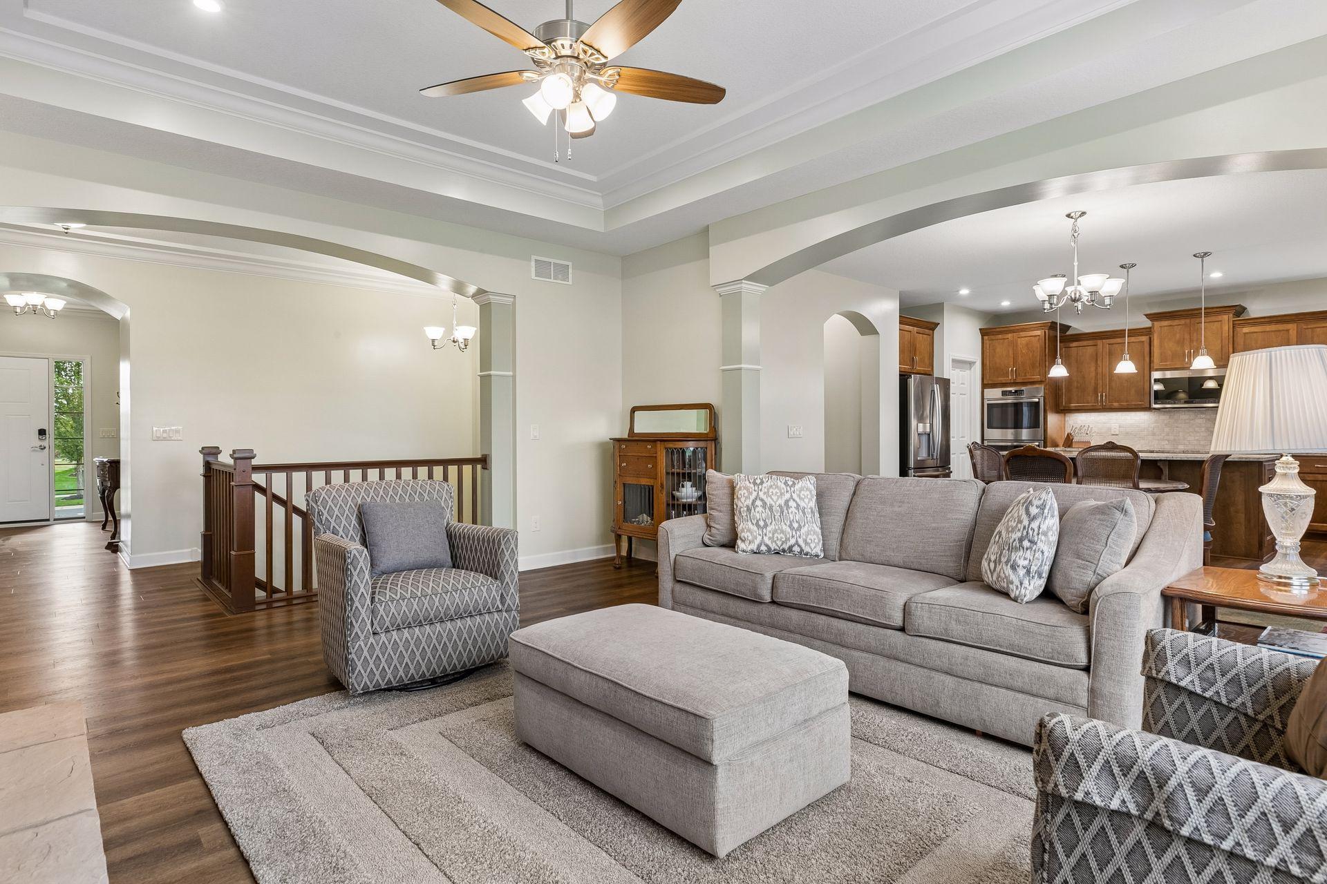 808 June Avenue N