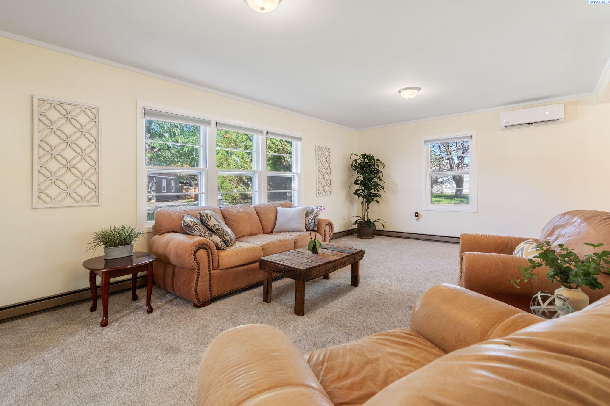 203 Douglass Ave