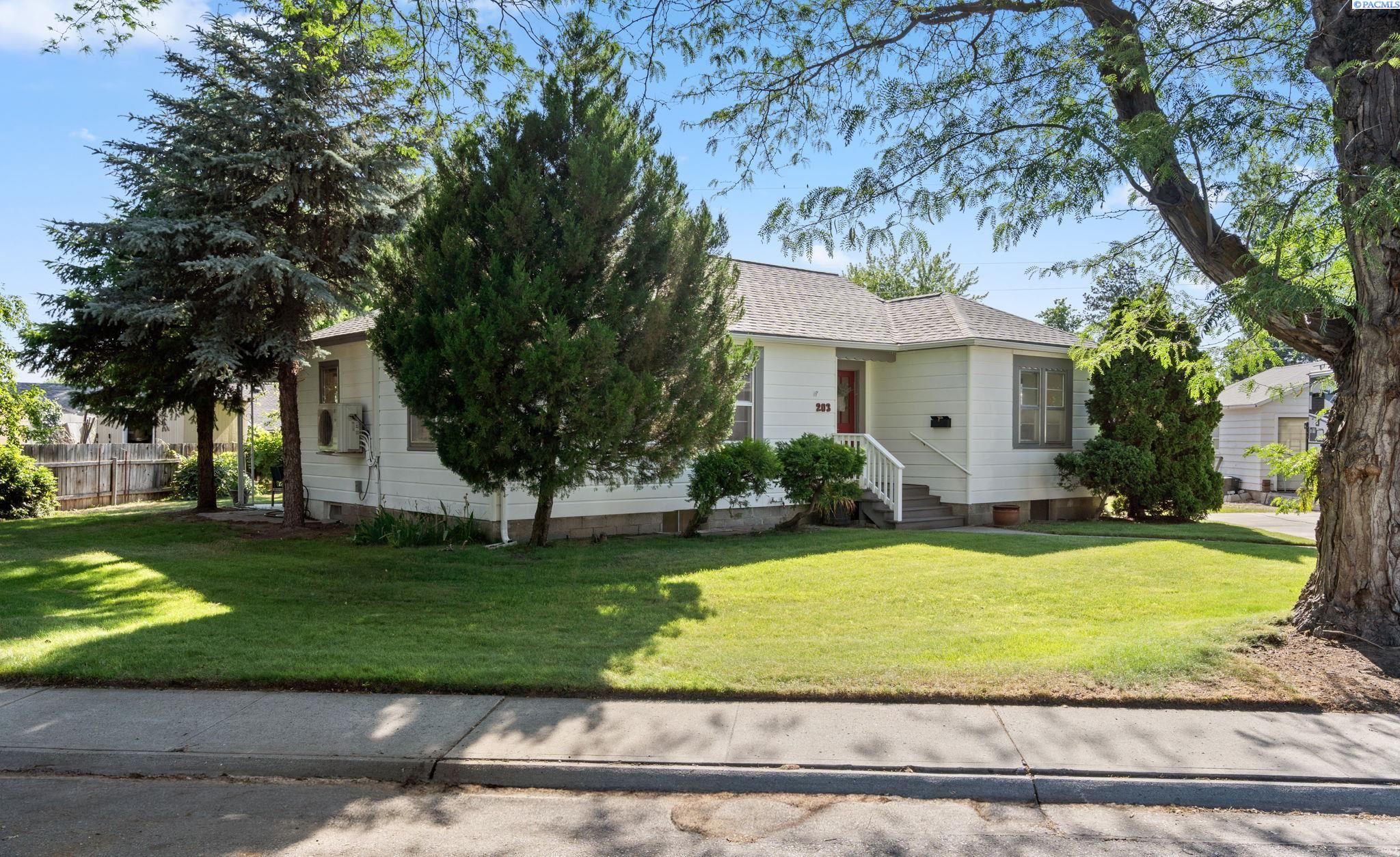 203 Douglass Ave