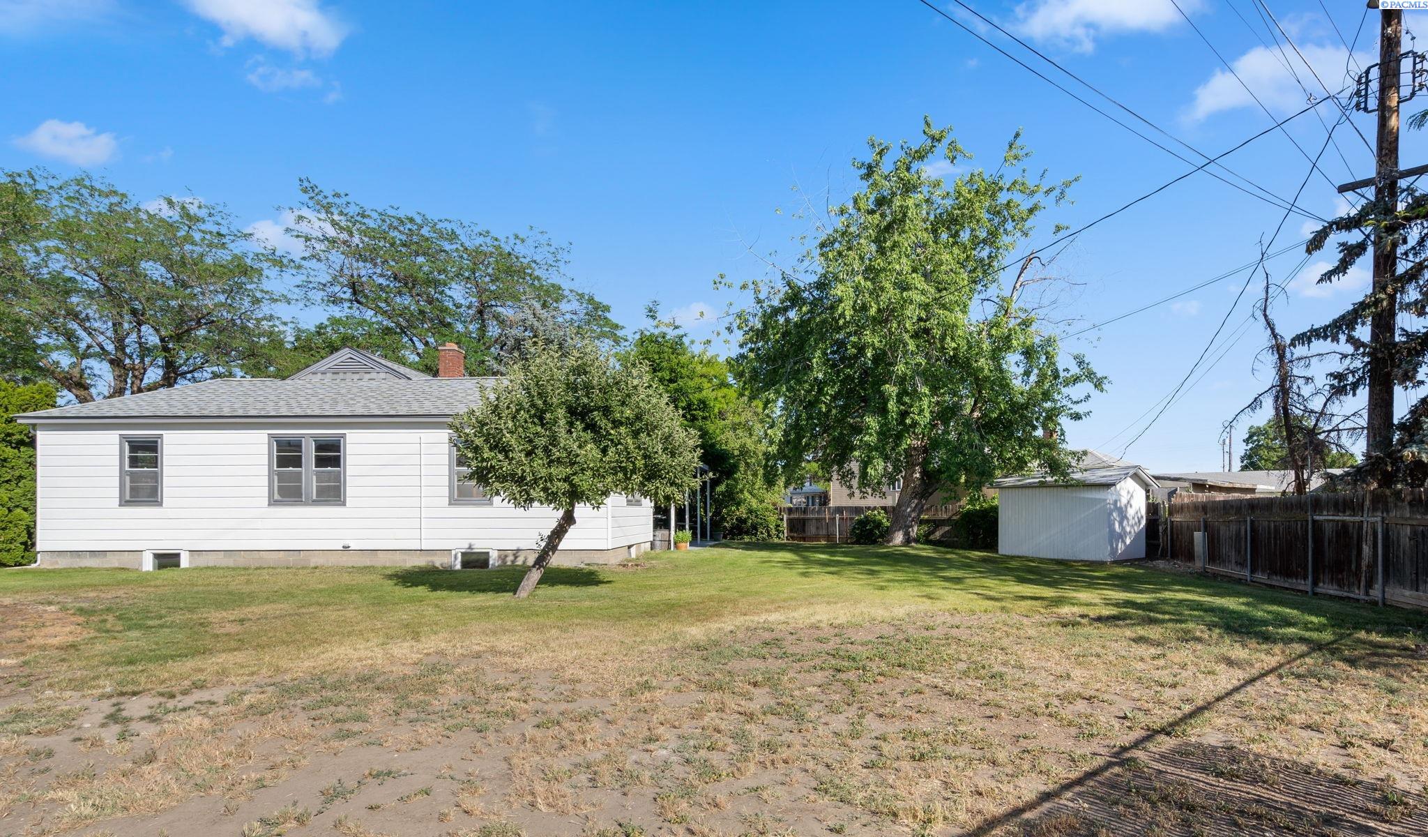203 Douglass Ave