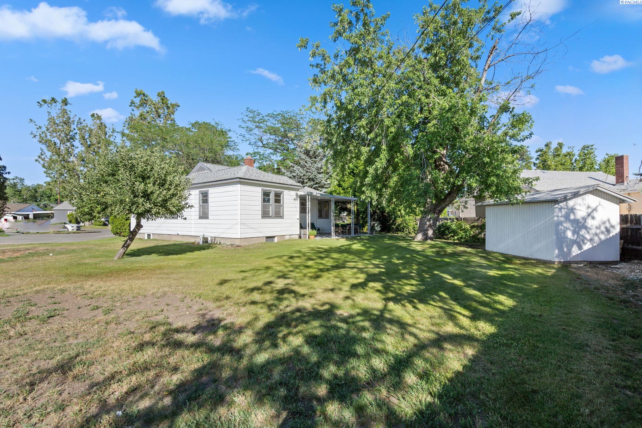 203 Douglass Ave