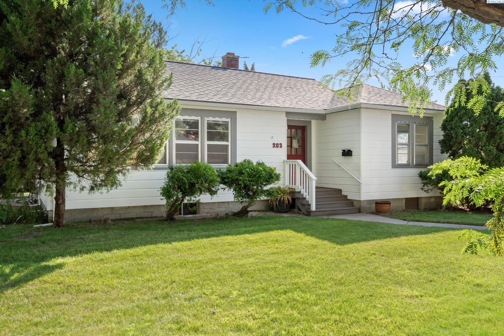 203 Douglass Ave