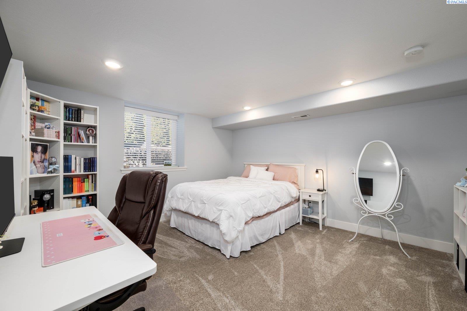 480 Cherry Blossom Loop