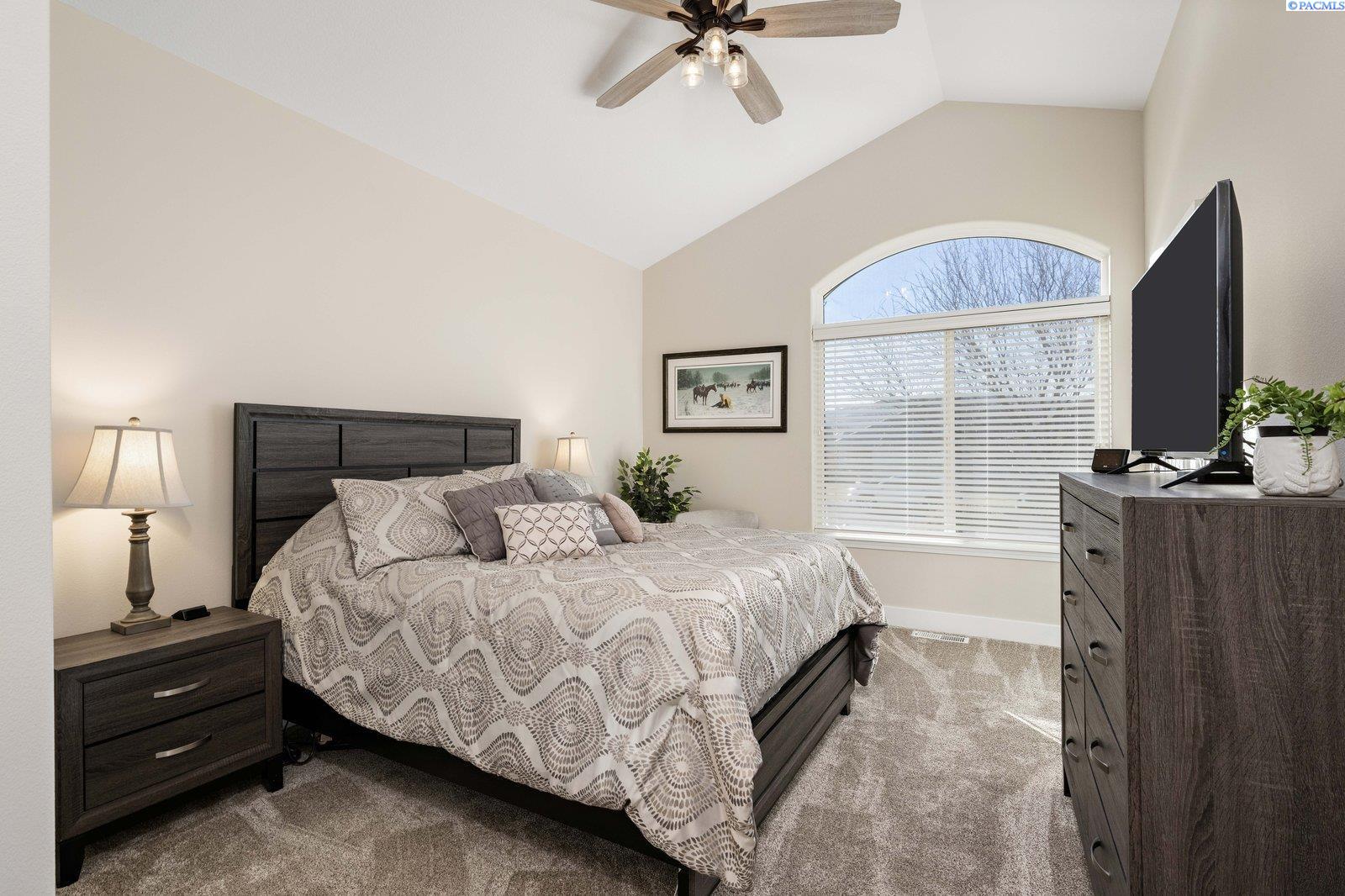 480 Cherry Blossom Loop