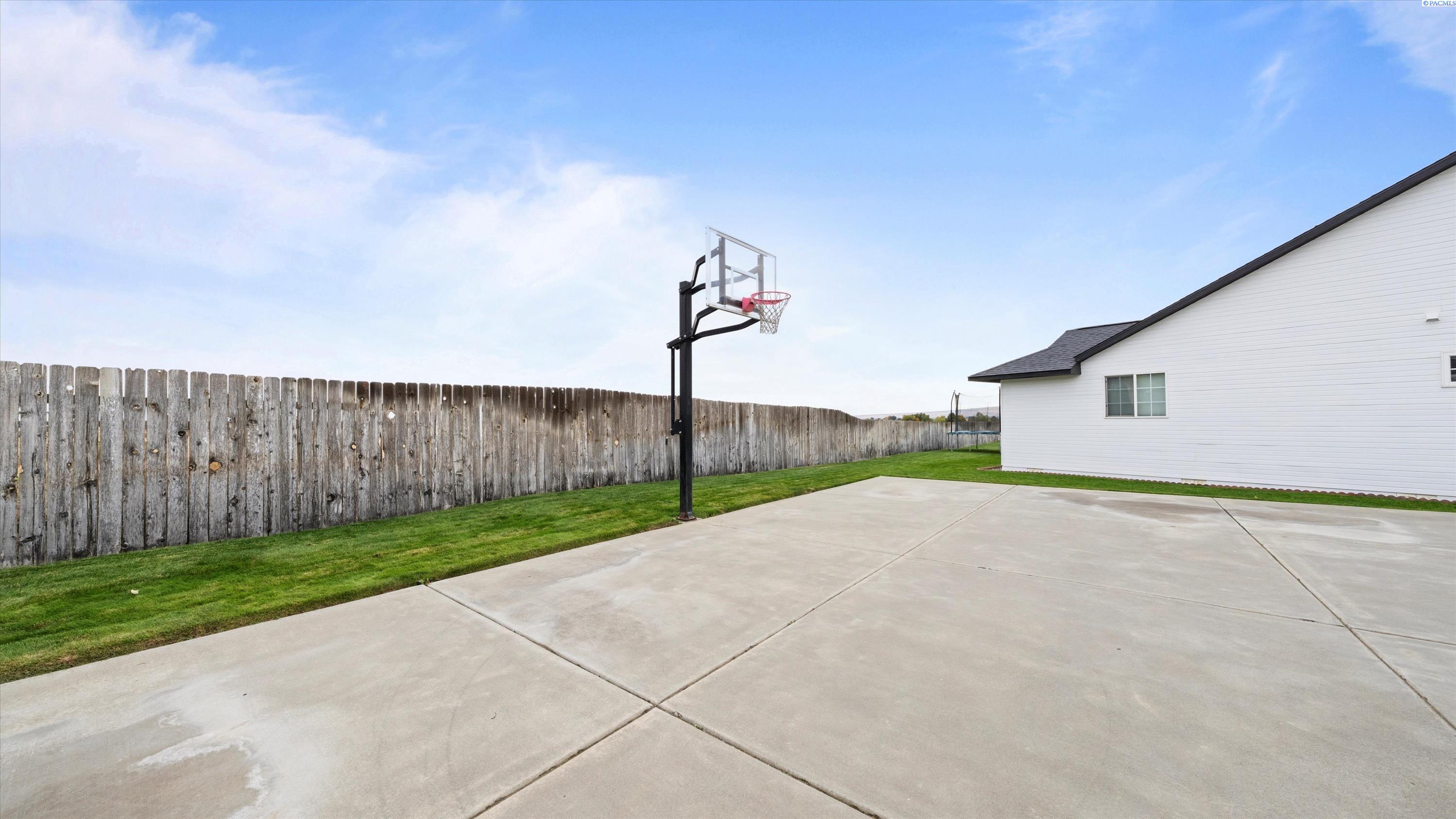 3810 Meadow View Ct