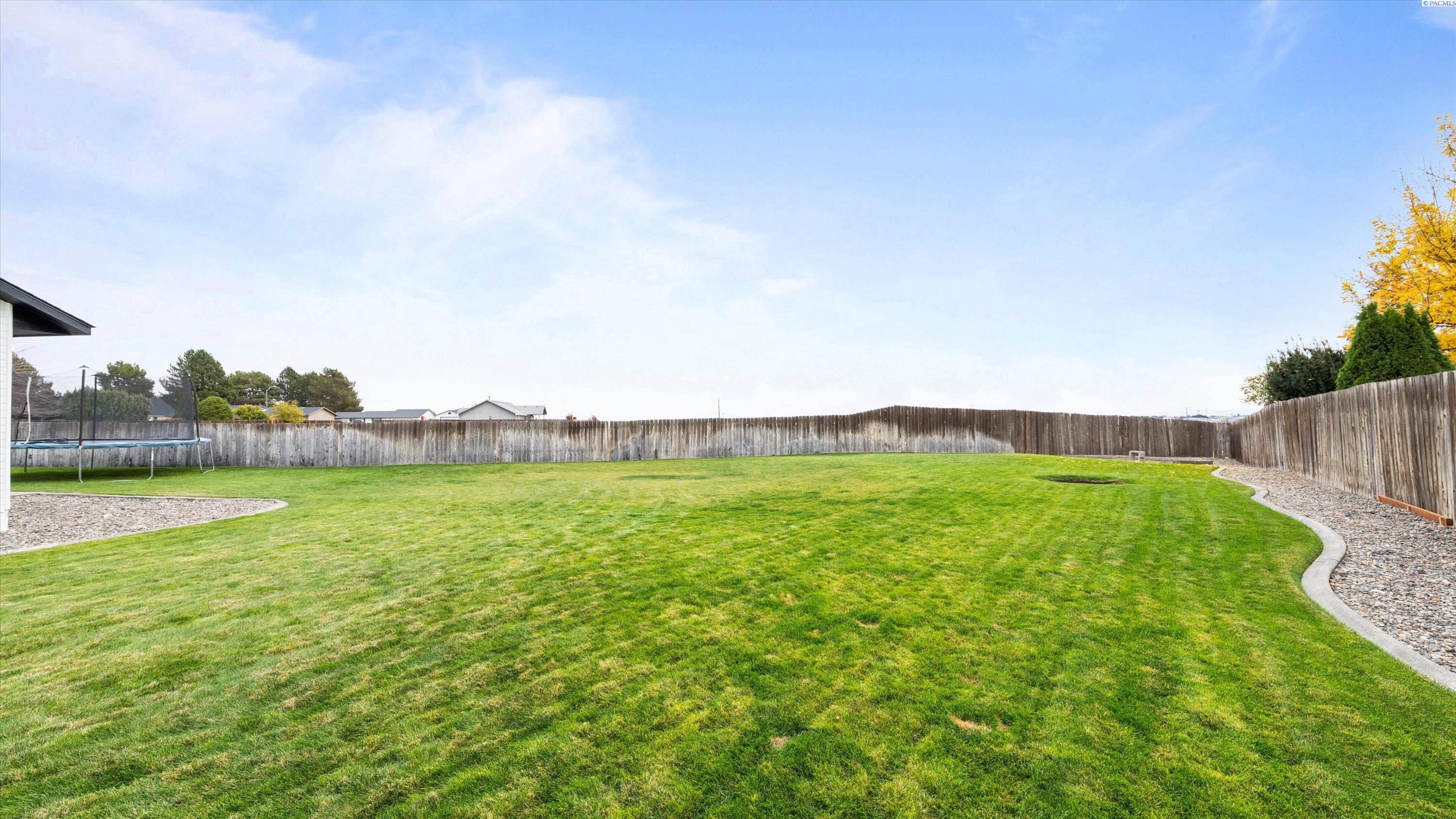 3810 Meadow View Ct