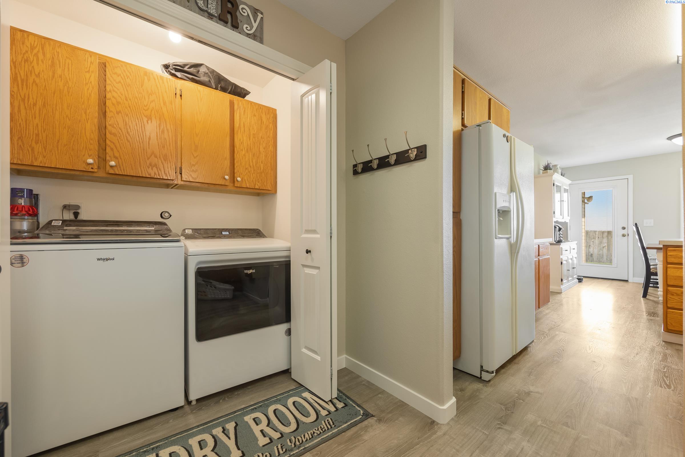3810 Meadow View Ct