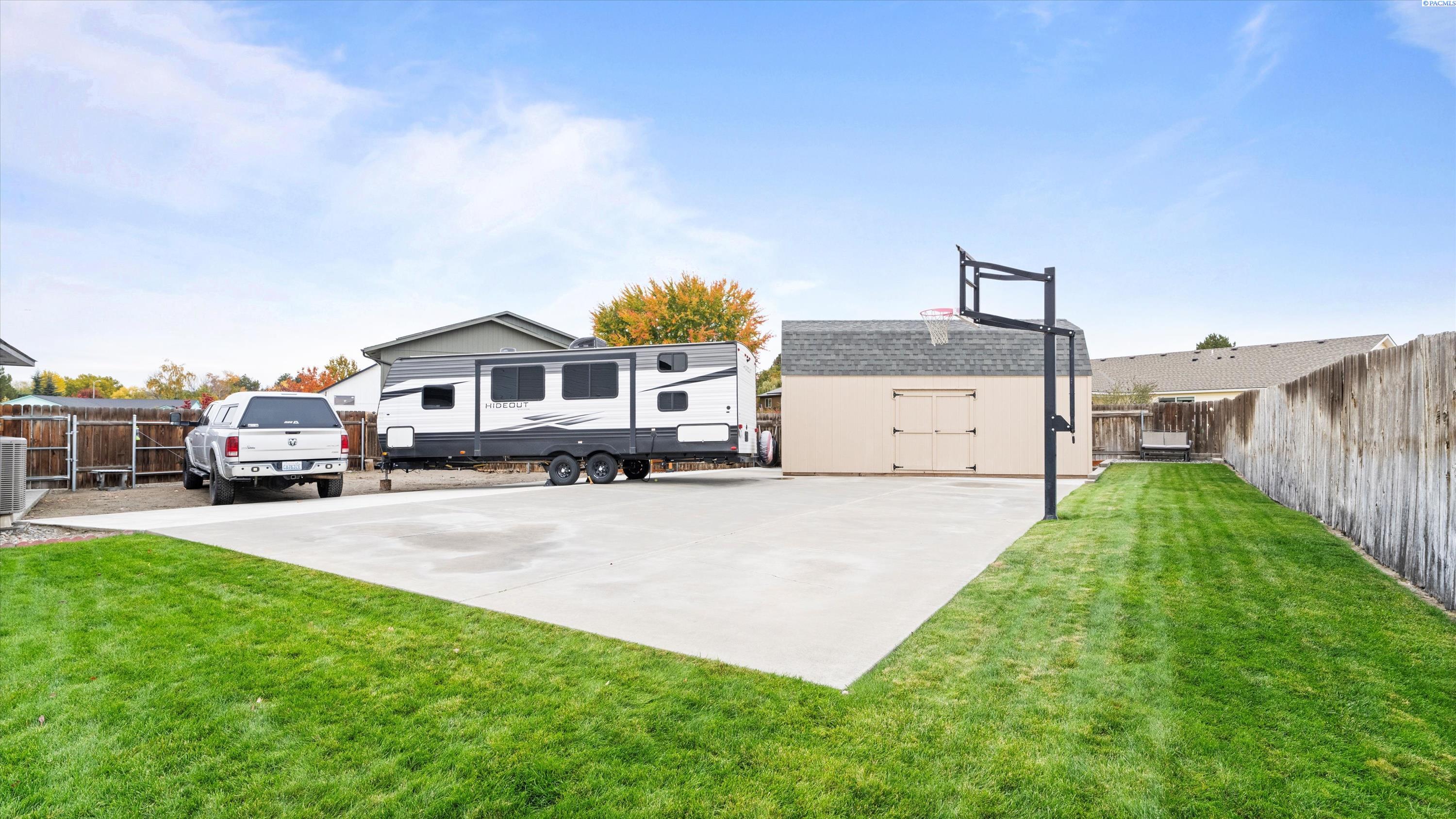3810 Meadow View Ct