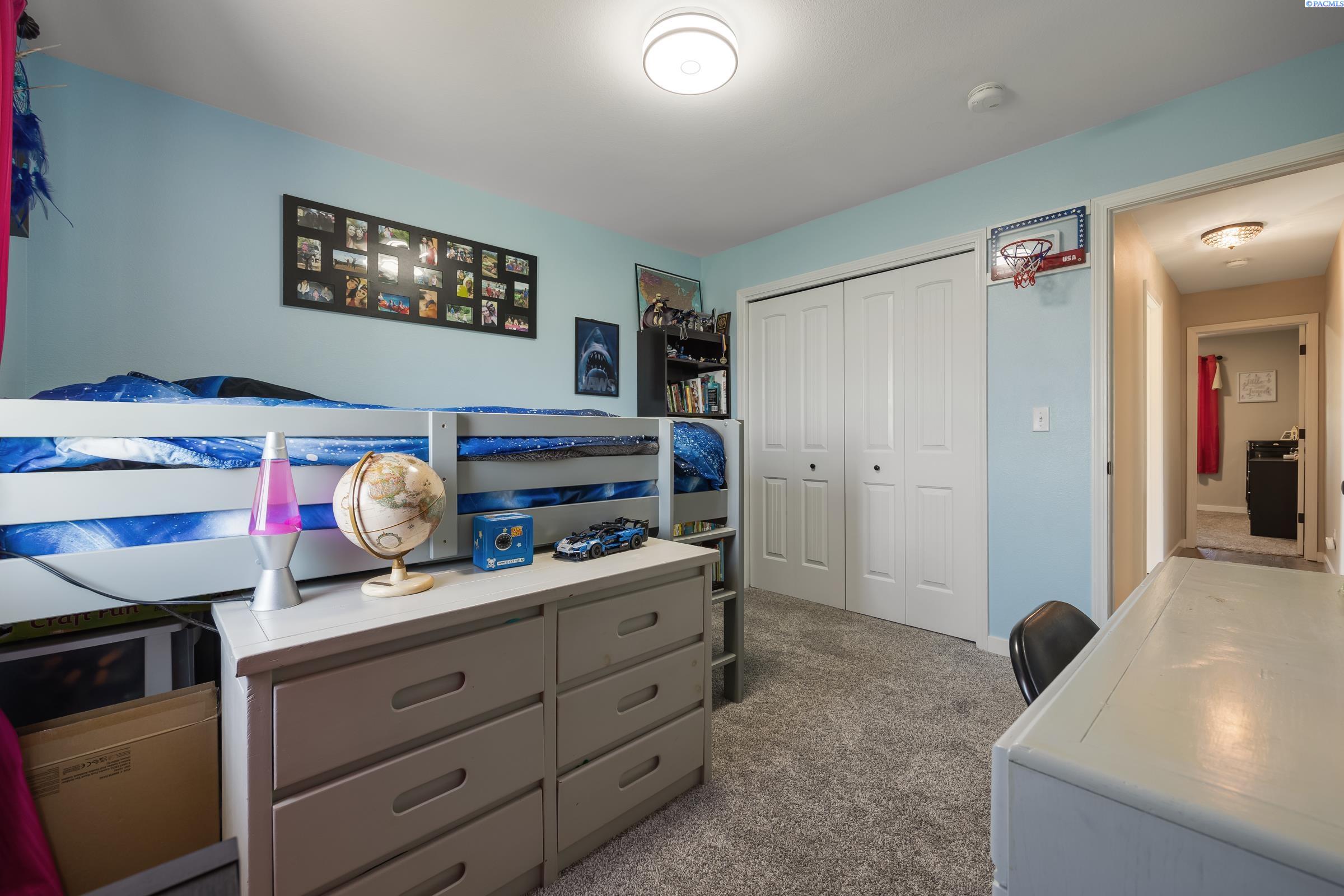 3810 Meadow View Ct