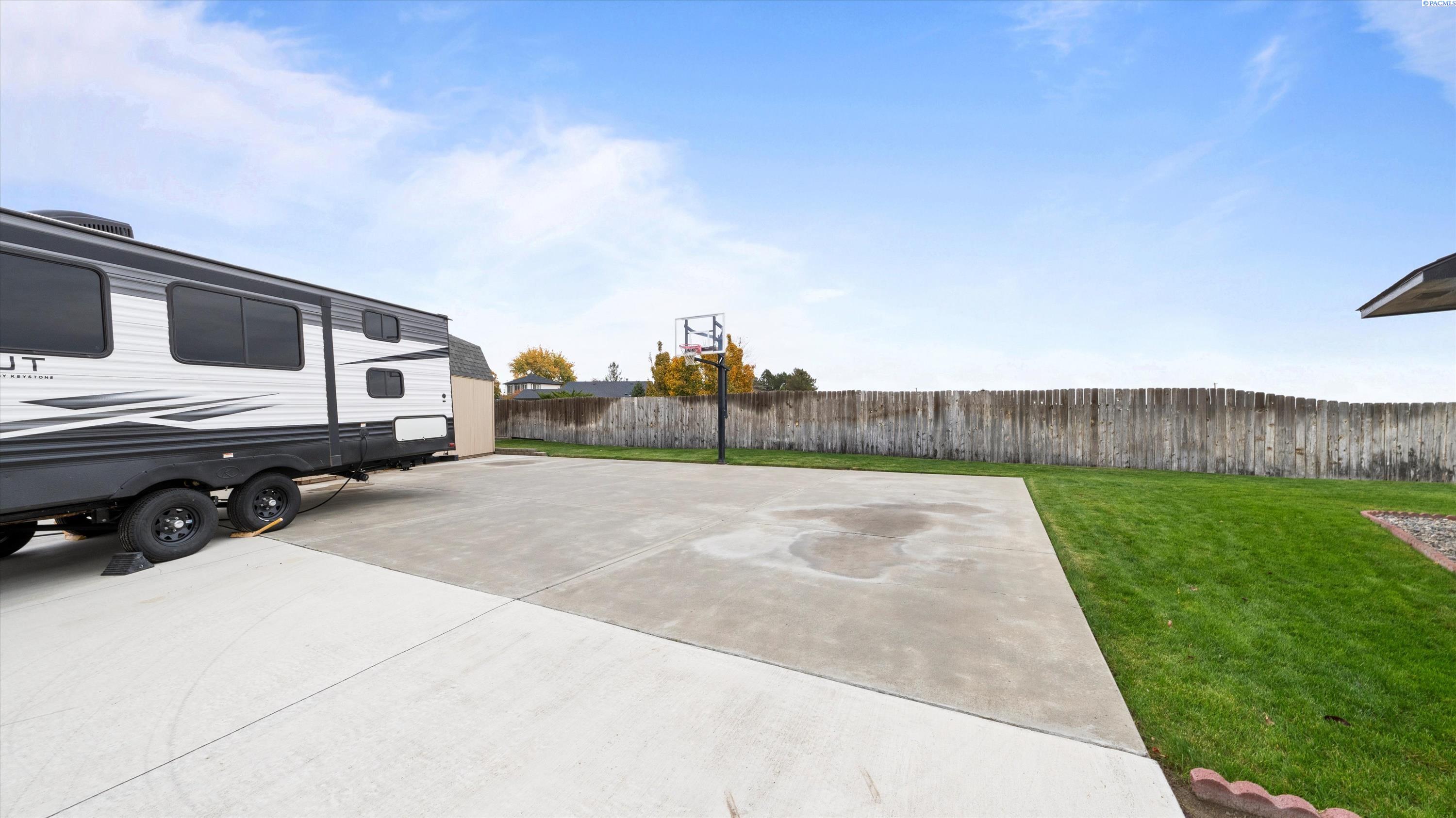 3810 Meadow View Ct