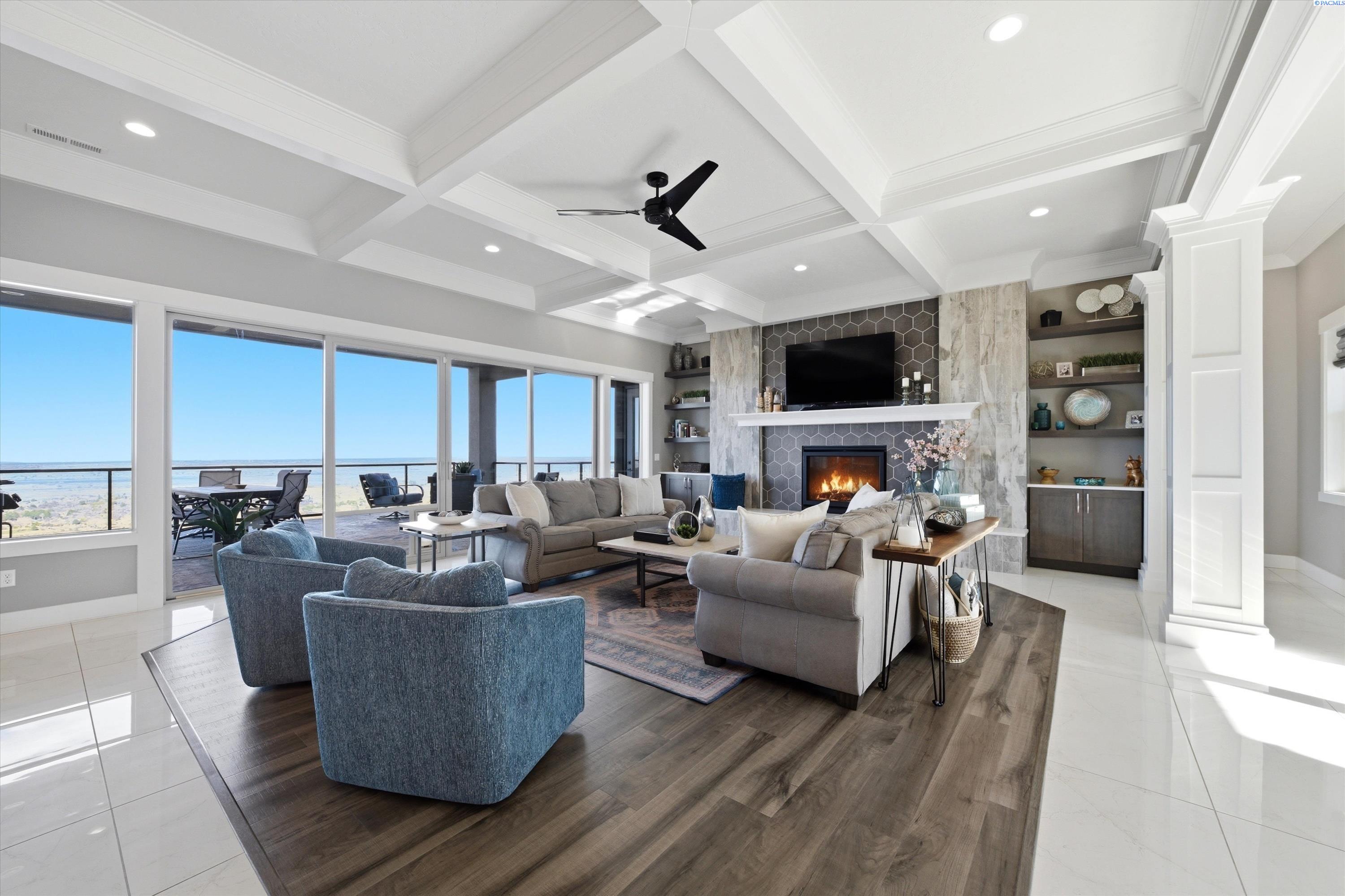 2508 Falconcrest Loop