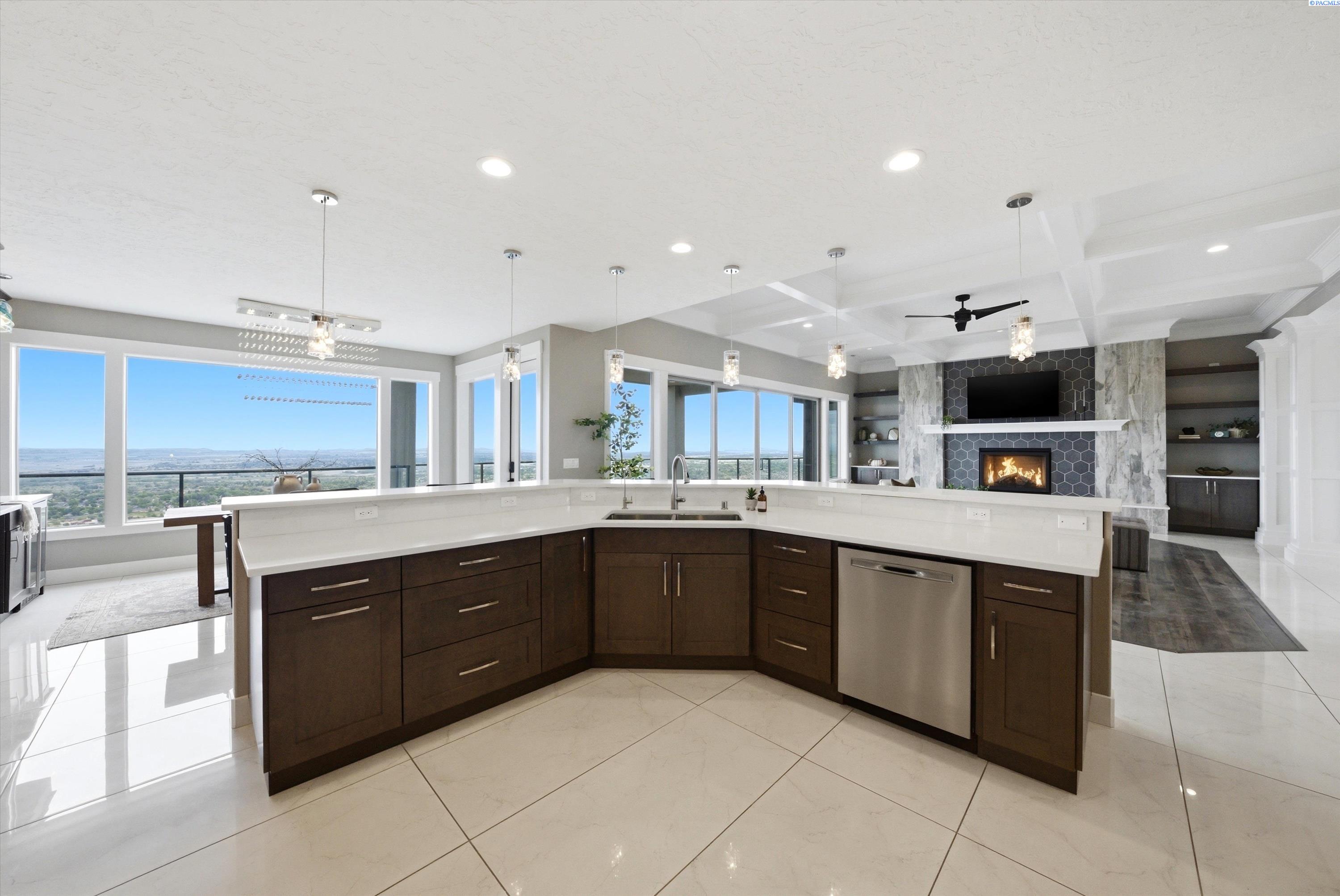 2508 Falconcrest Loop