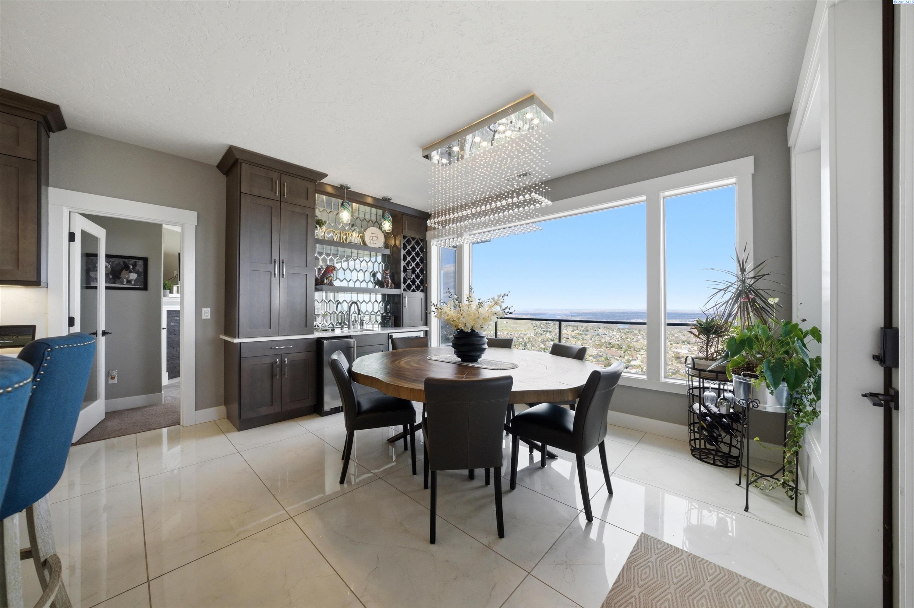 2508 Falconcrest Loop