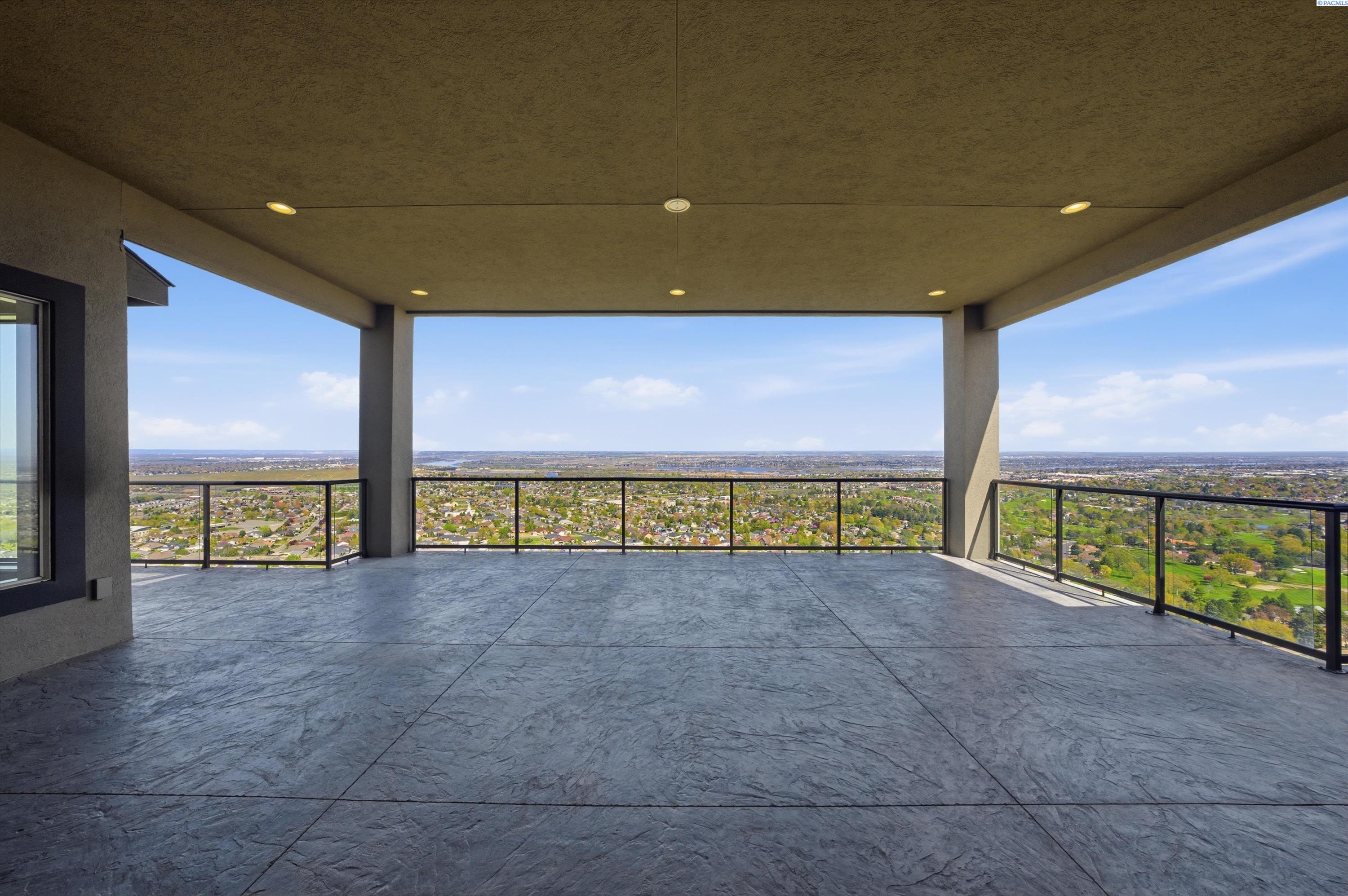 2508 Falconcrest Loop