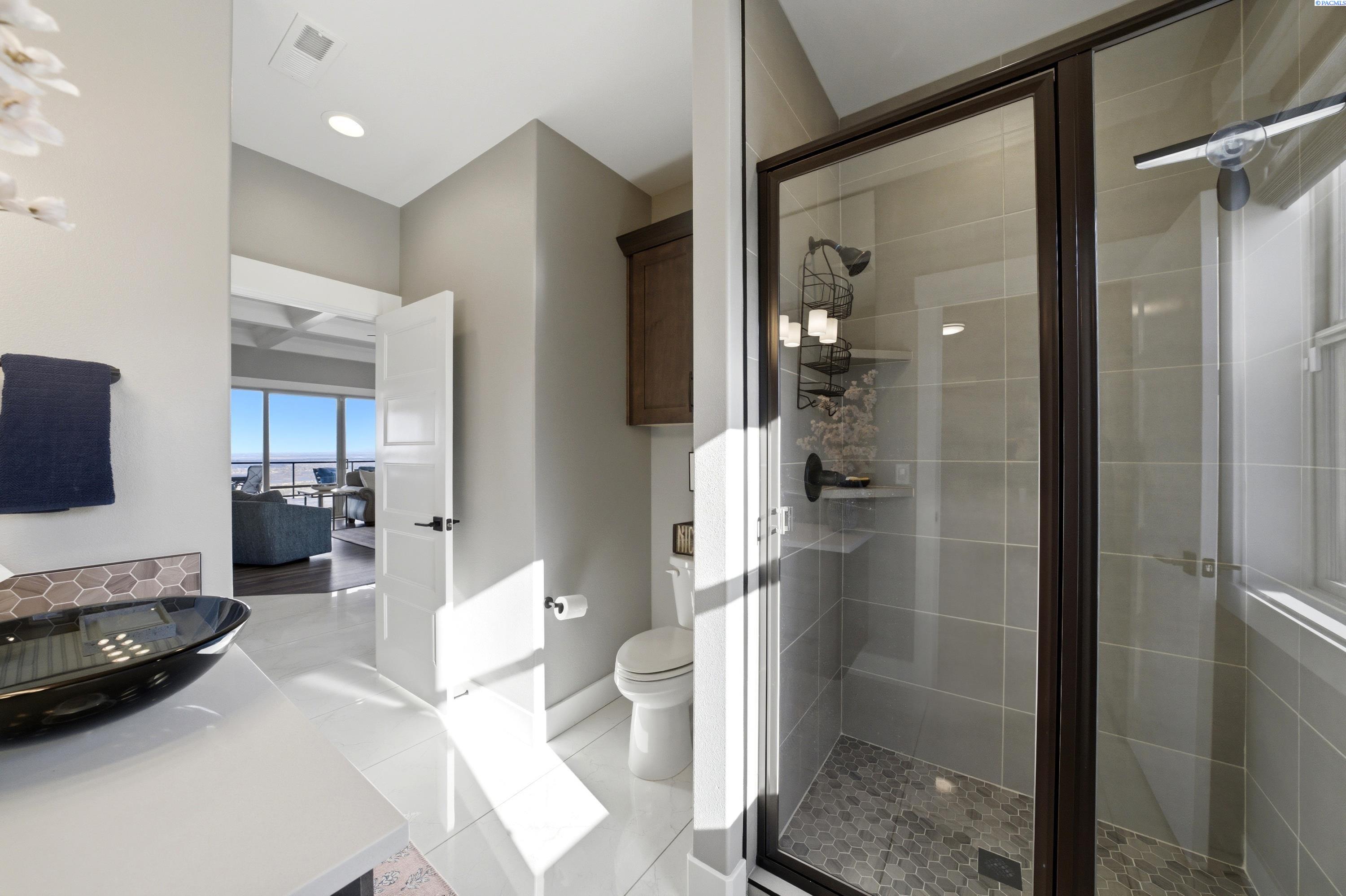 2508 Falconcrest Loop