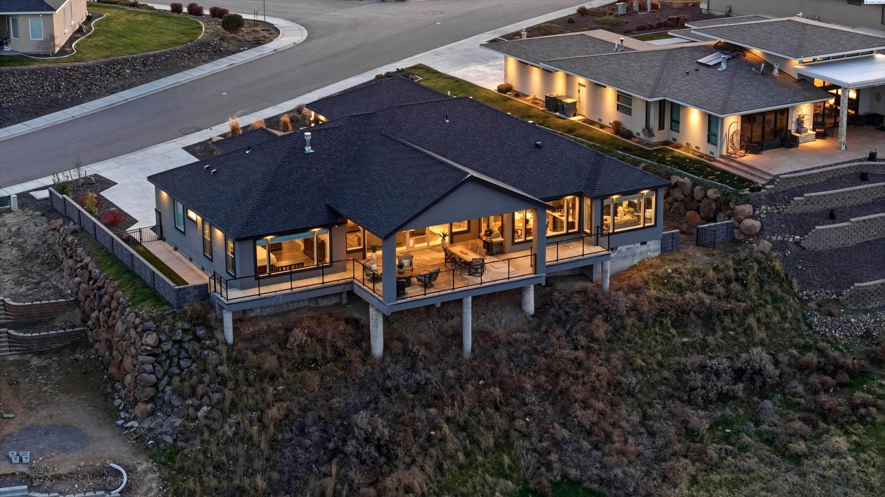 2508 Falconcrest Loop