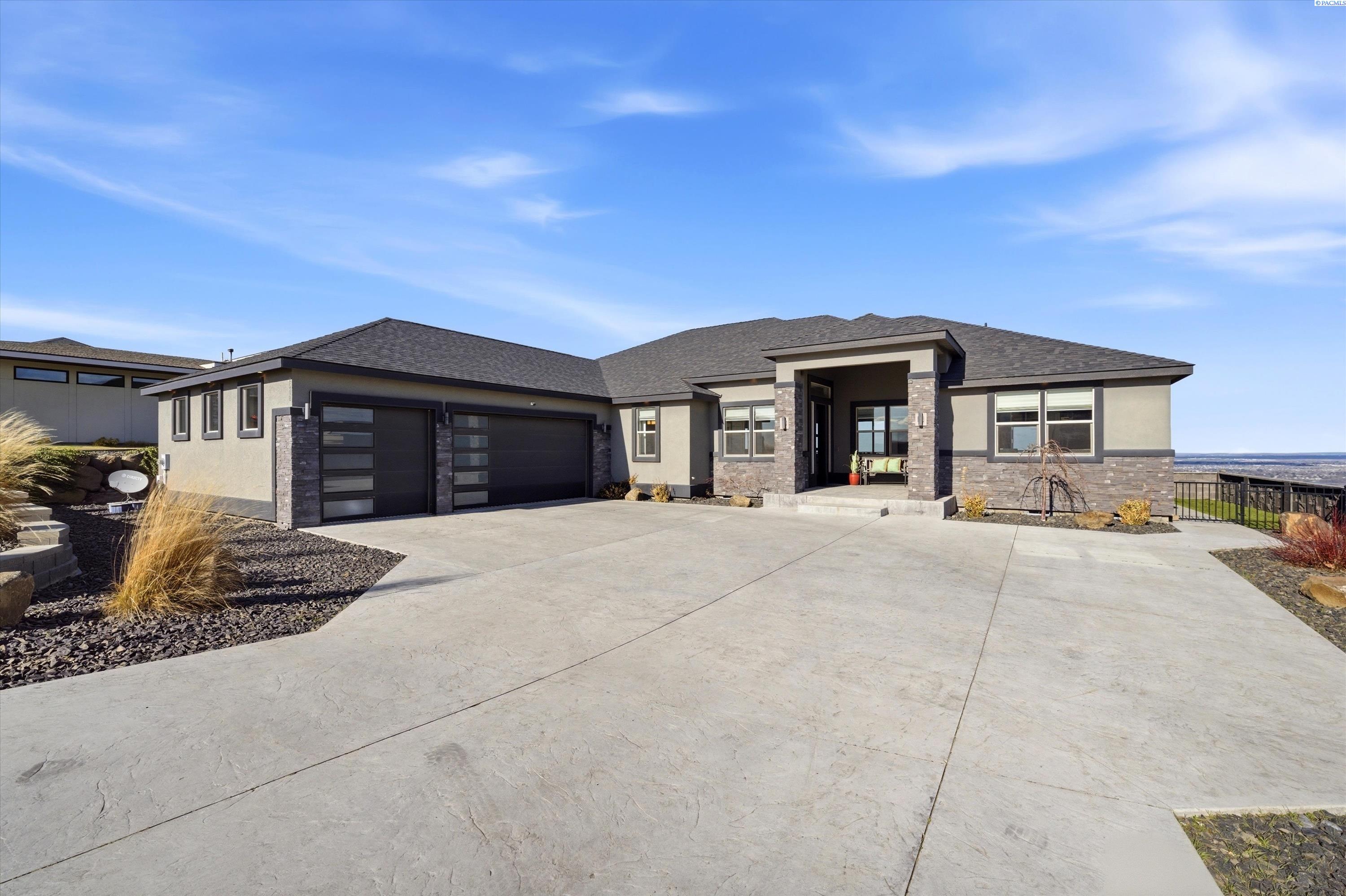 2508 Falconcrest Loop