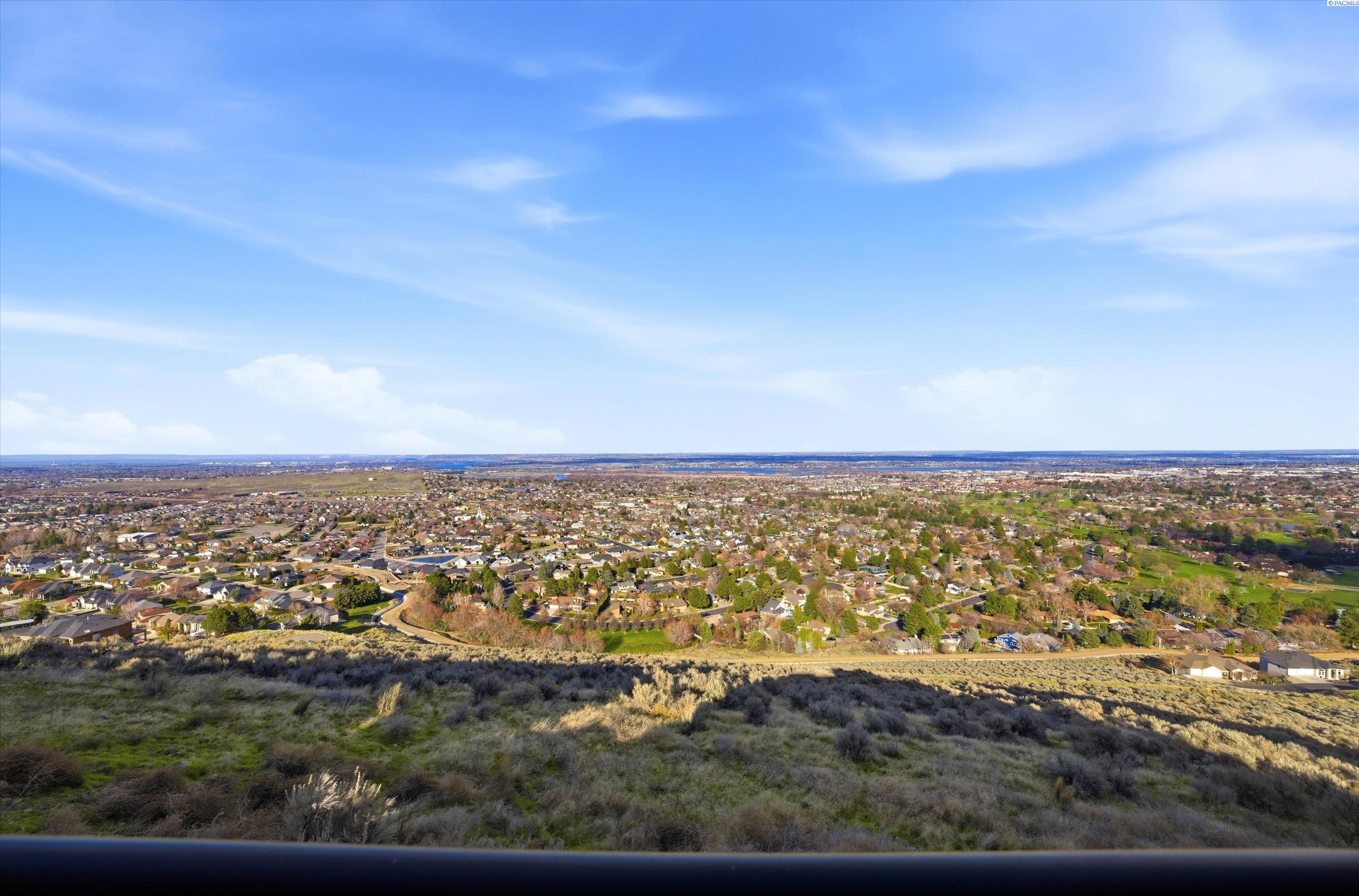 2508 Falconcrest Loop