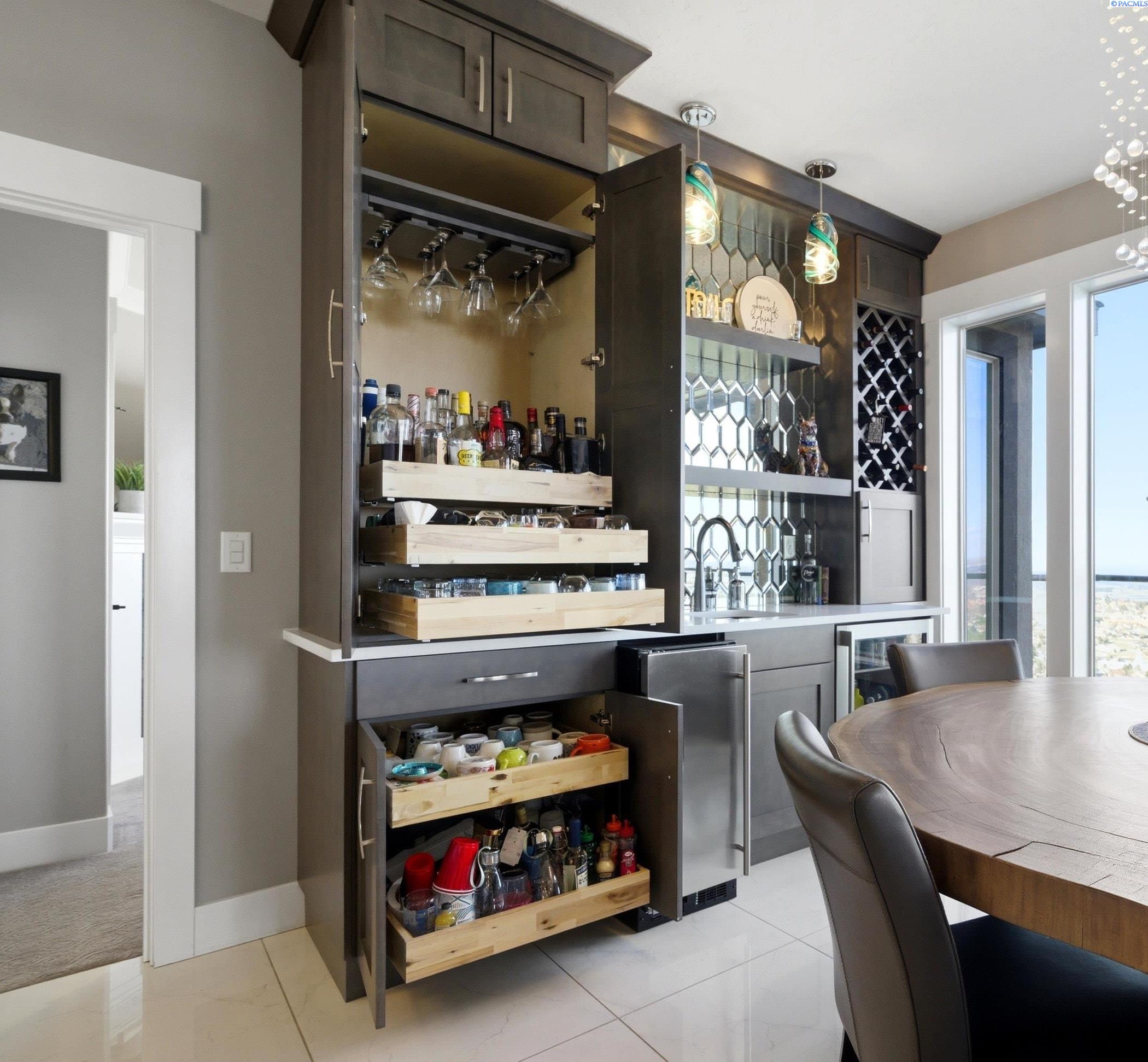 2508 Falconcrest Loop
