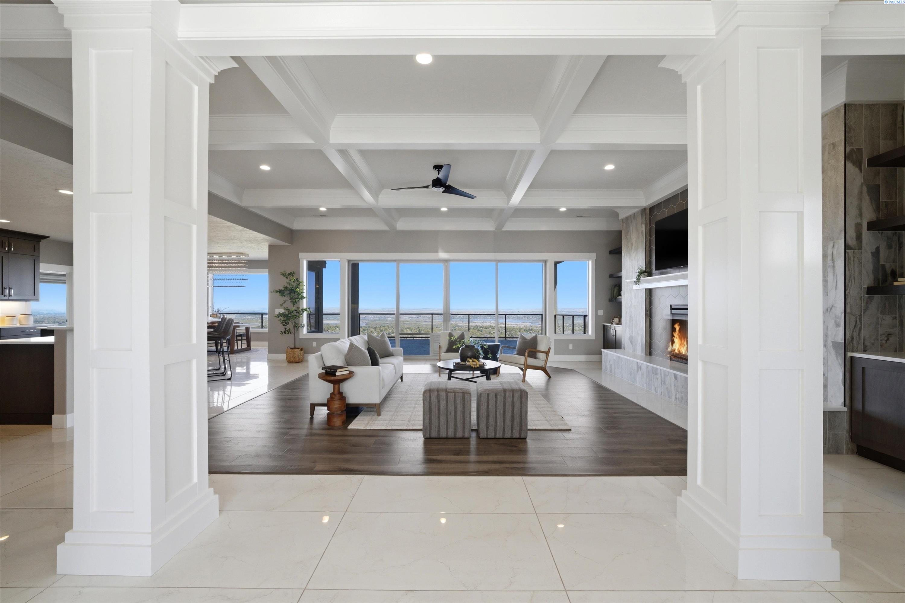 2508 Falconcrest Loop