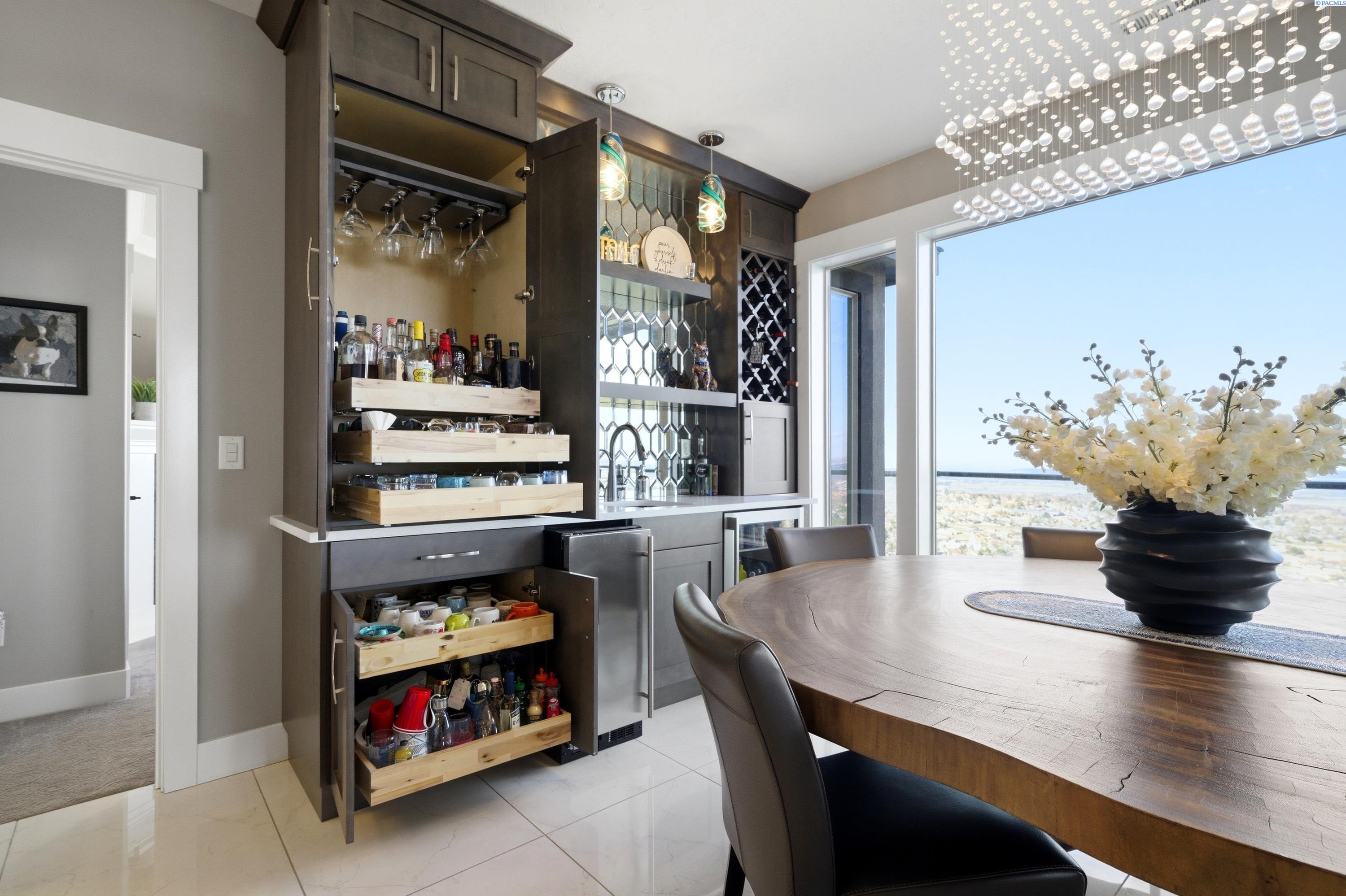 2508 Falconcrest Loop