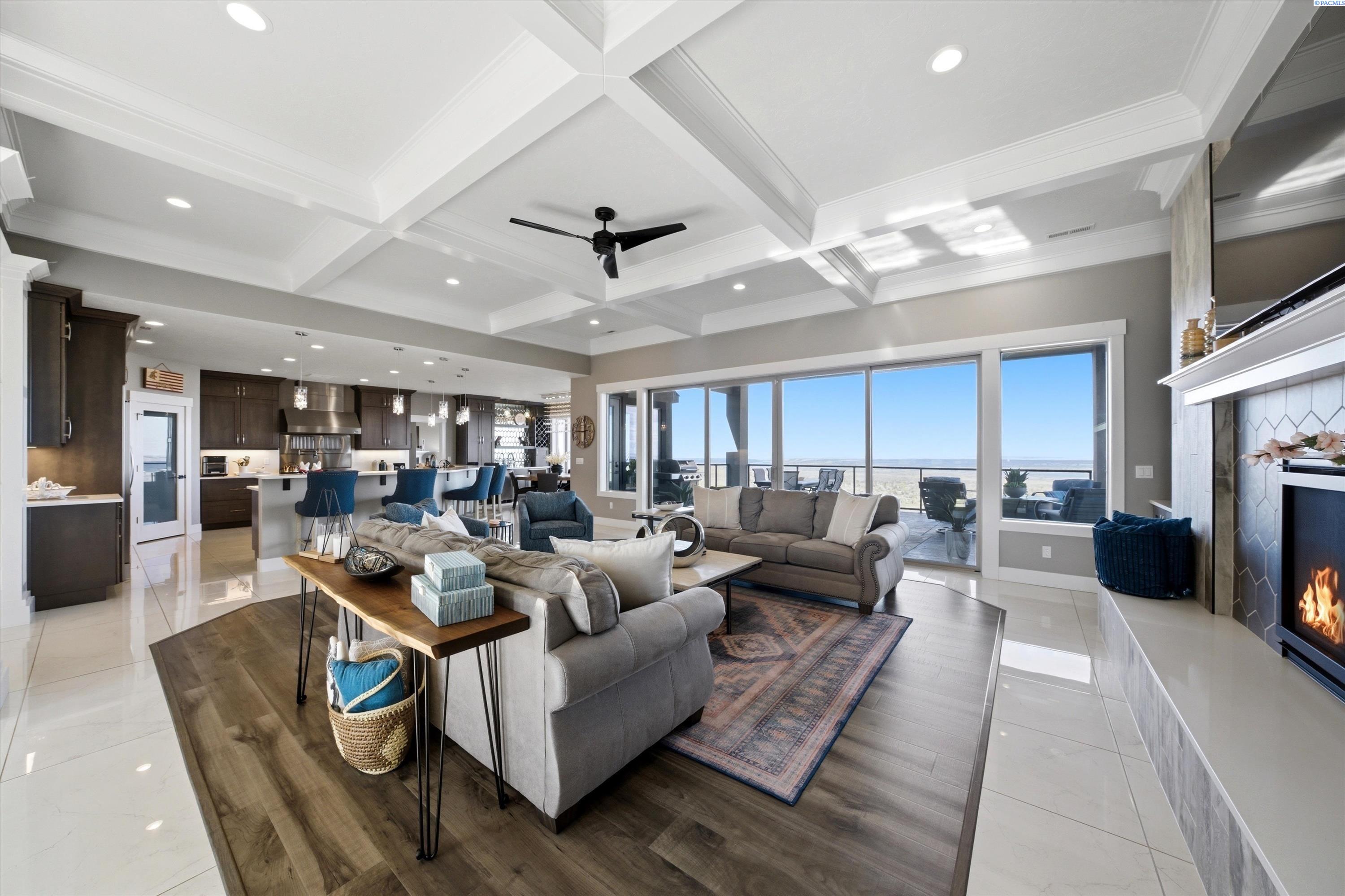 2508 Falconcrest Loop