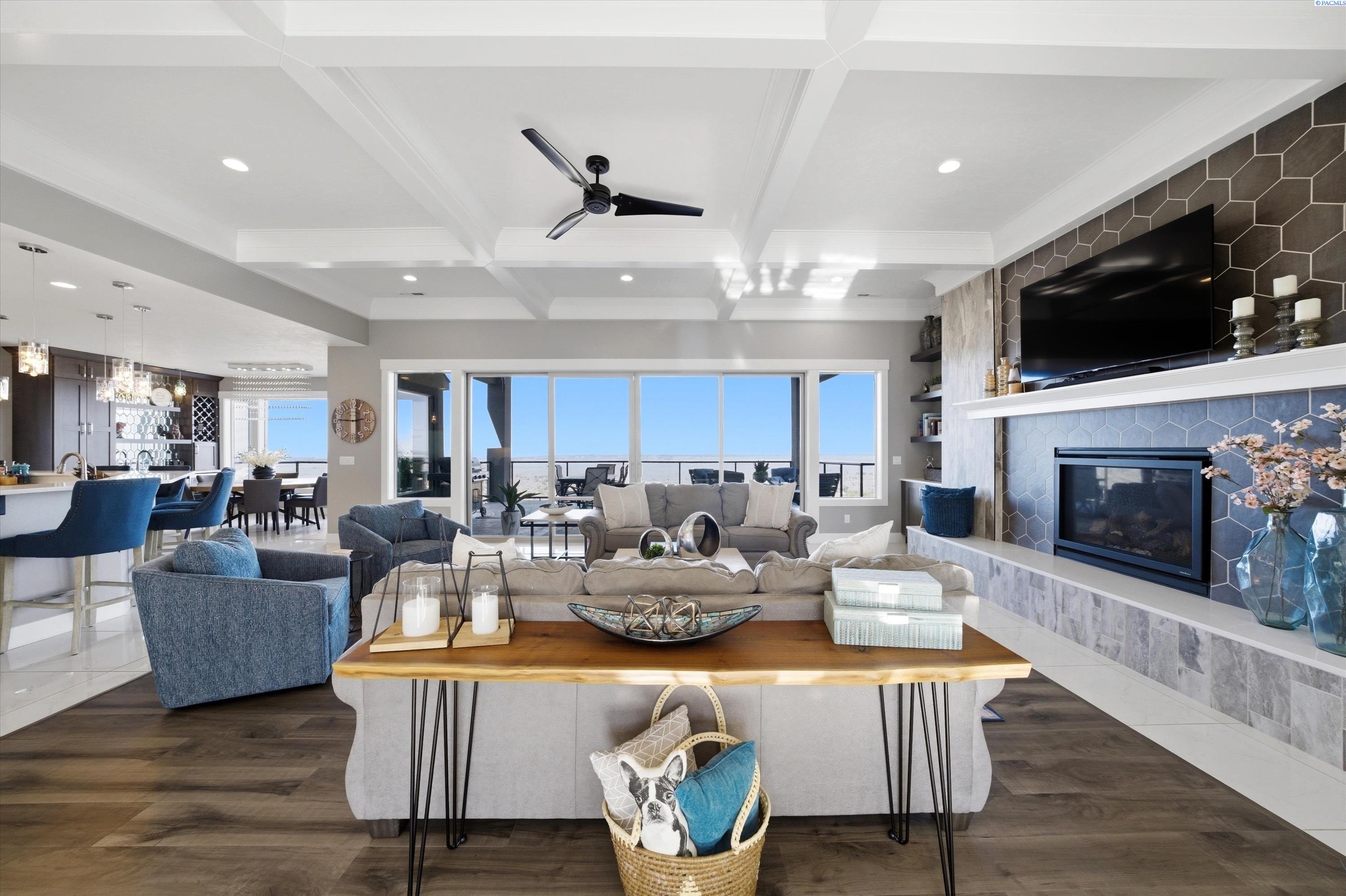 2508 Falconcrest Loop