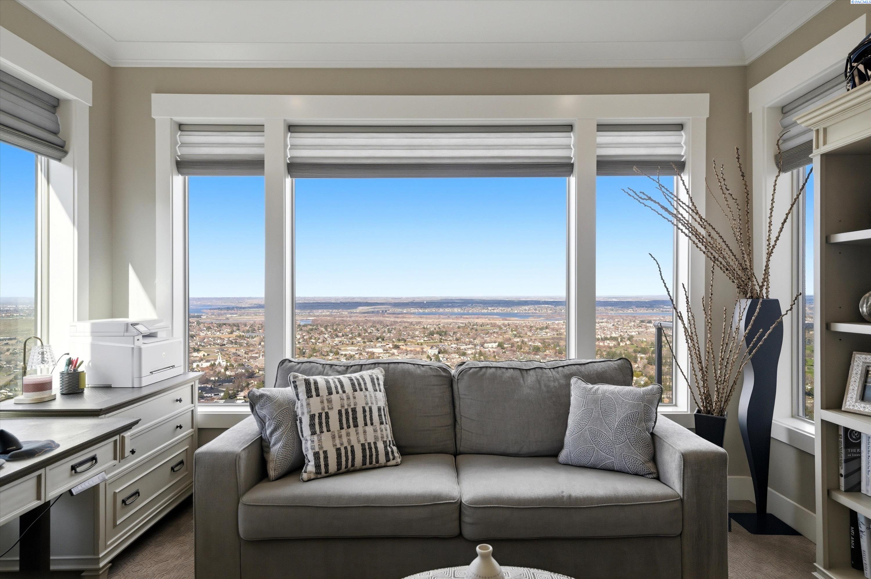 2508 Falconcrest Loop