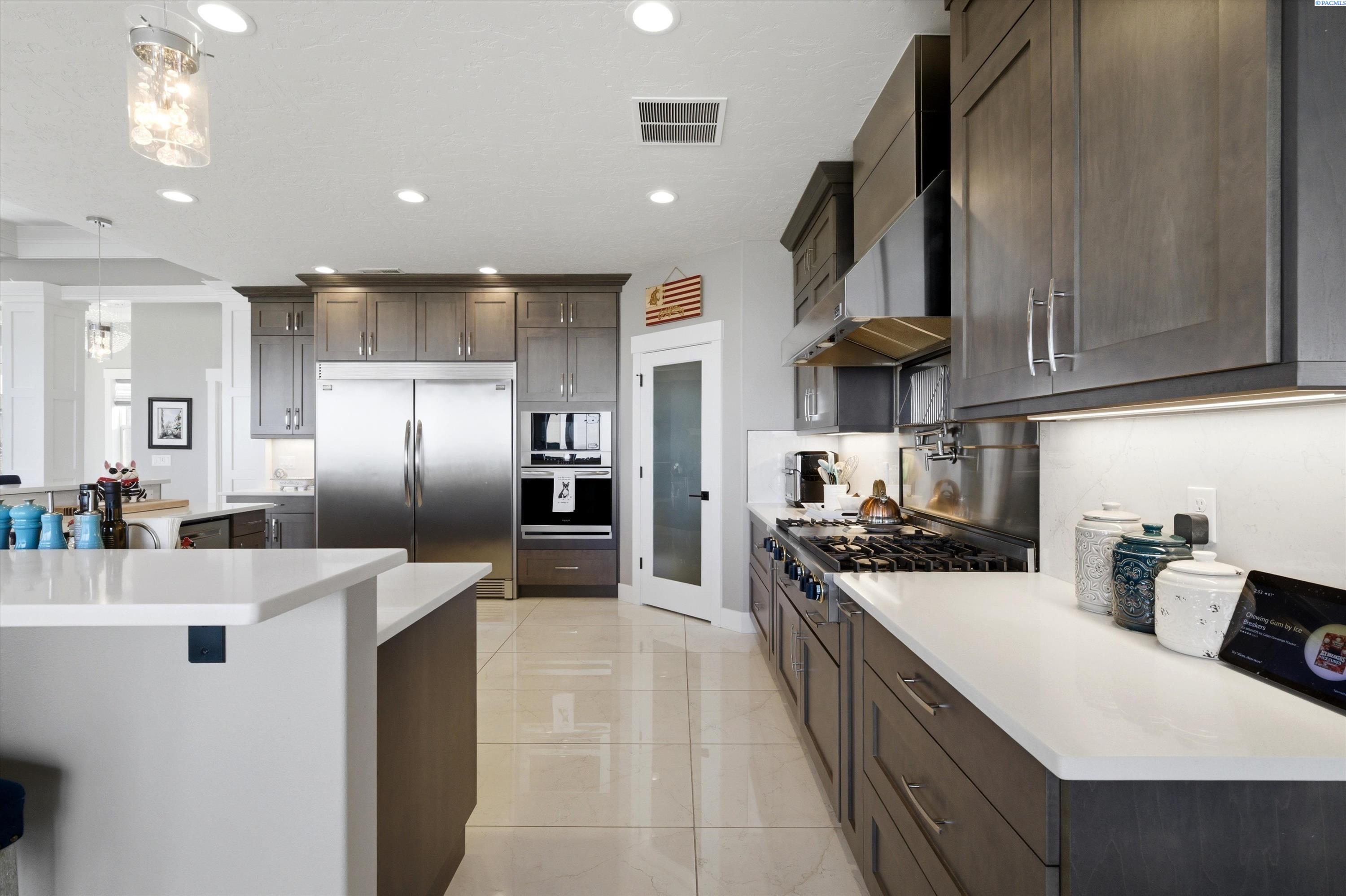 2508 Falconcrest Loop