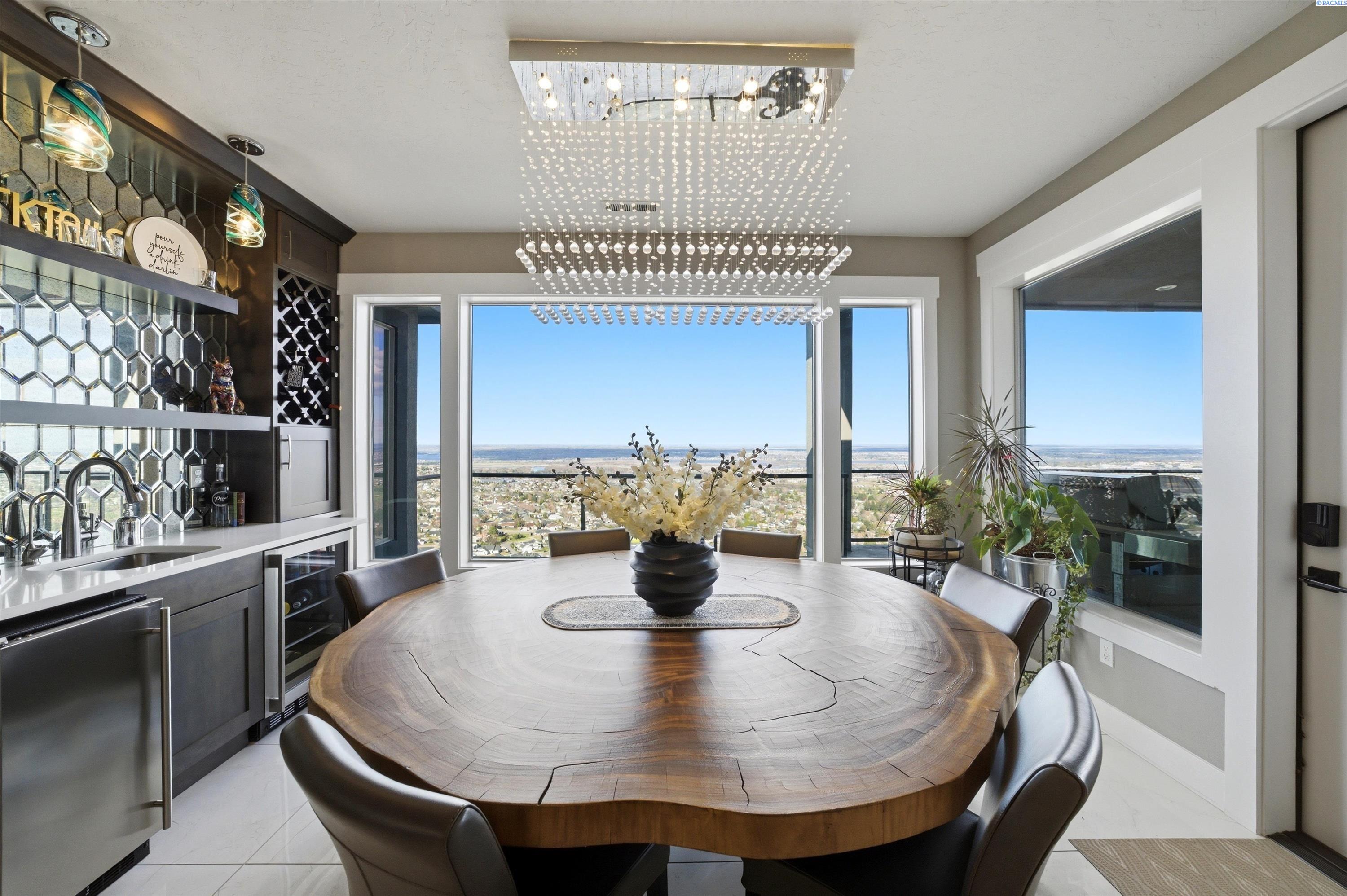 2508 Falconcrest Loop