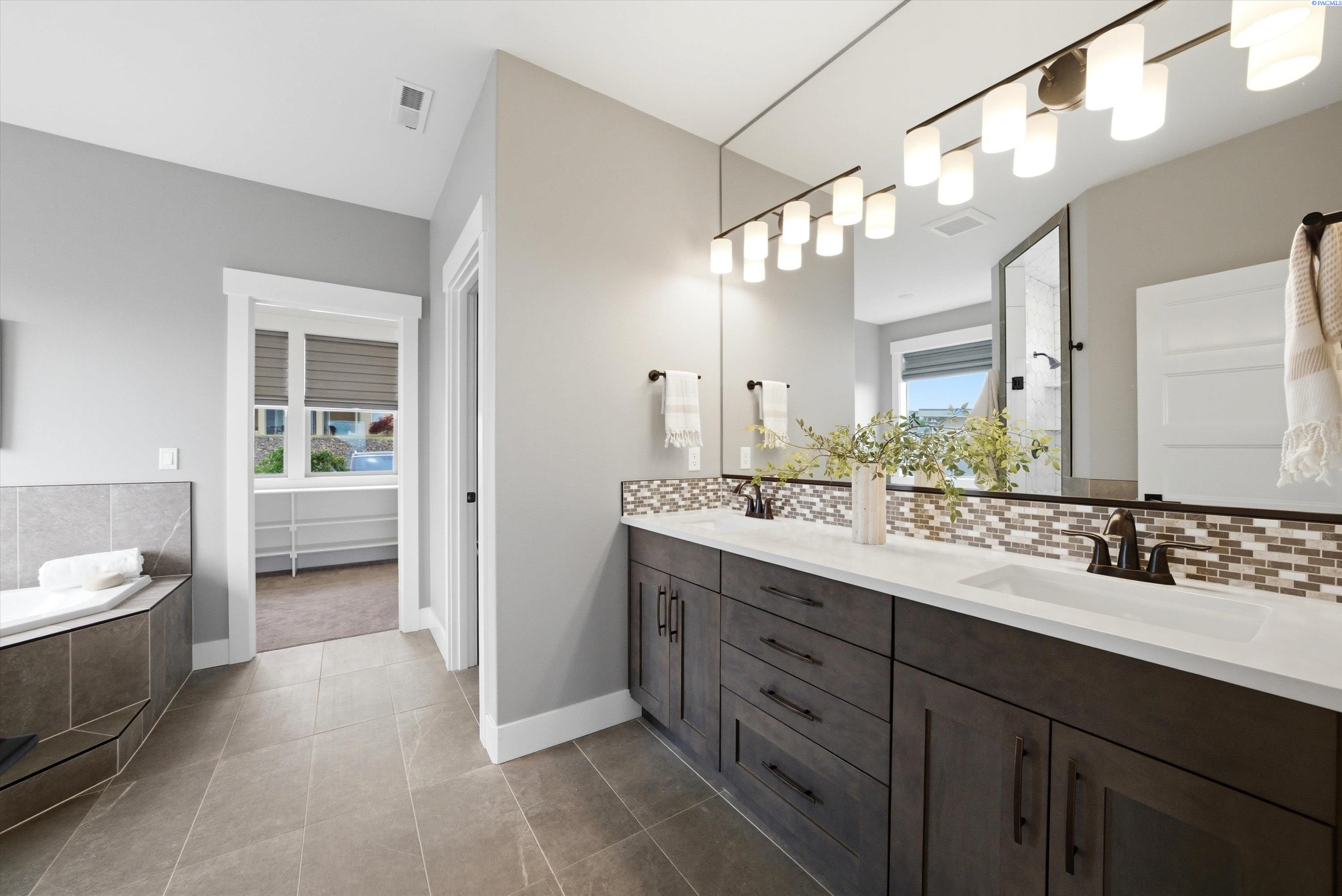 2508 Falconcrest Loop