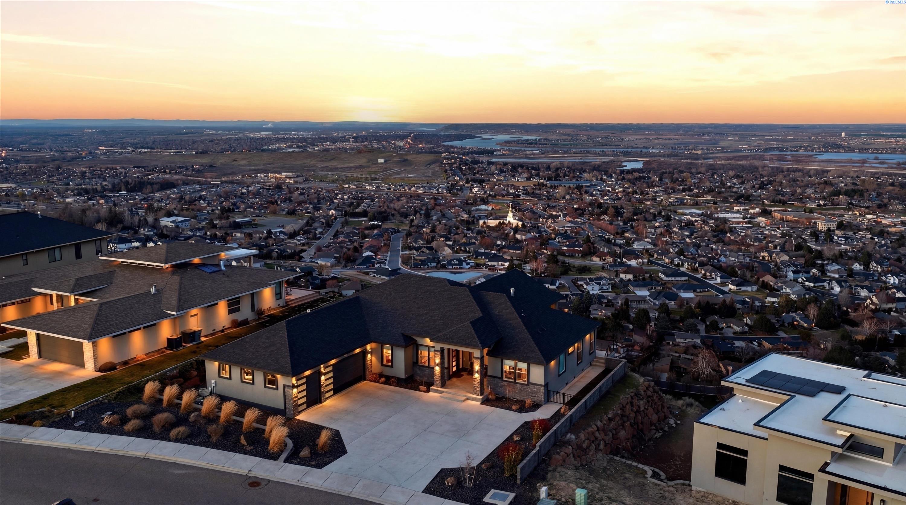 2508 Falconcrest Loop