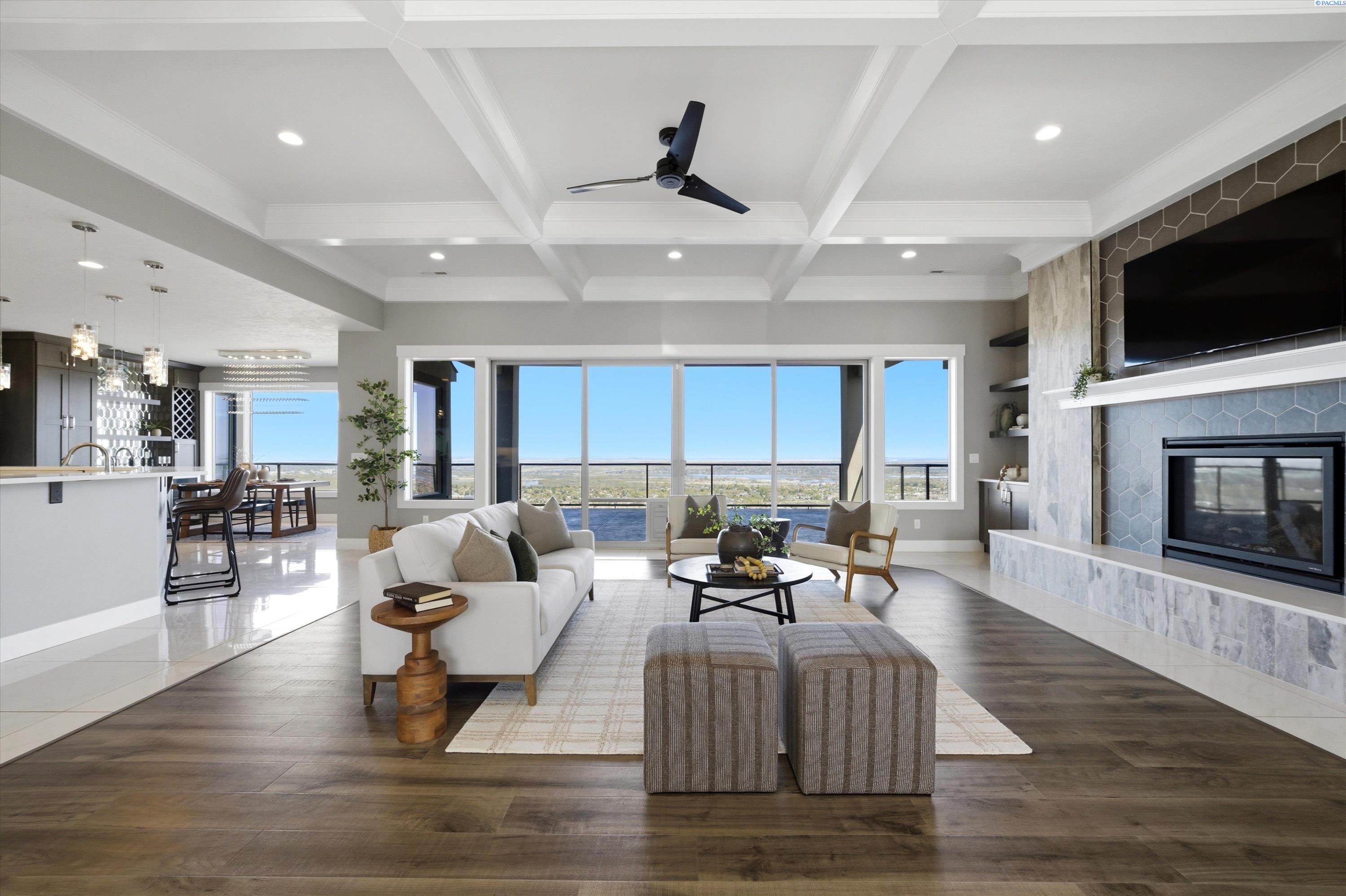 2508 Falconcrest Loop