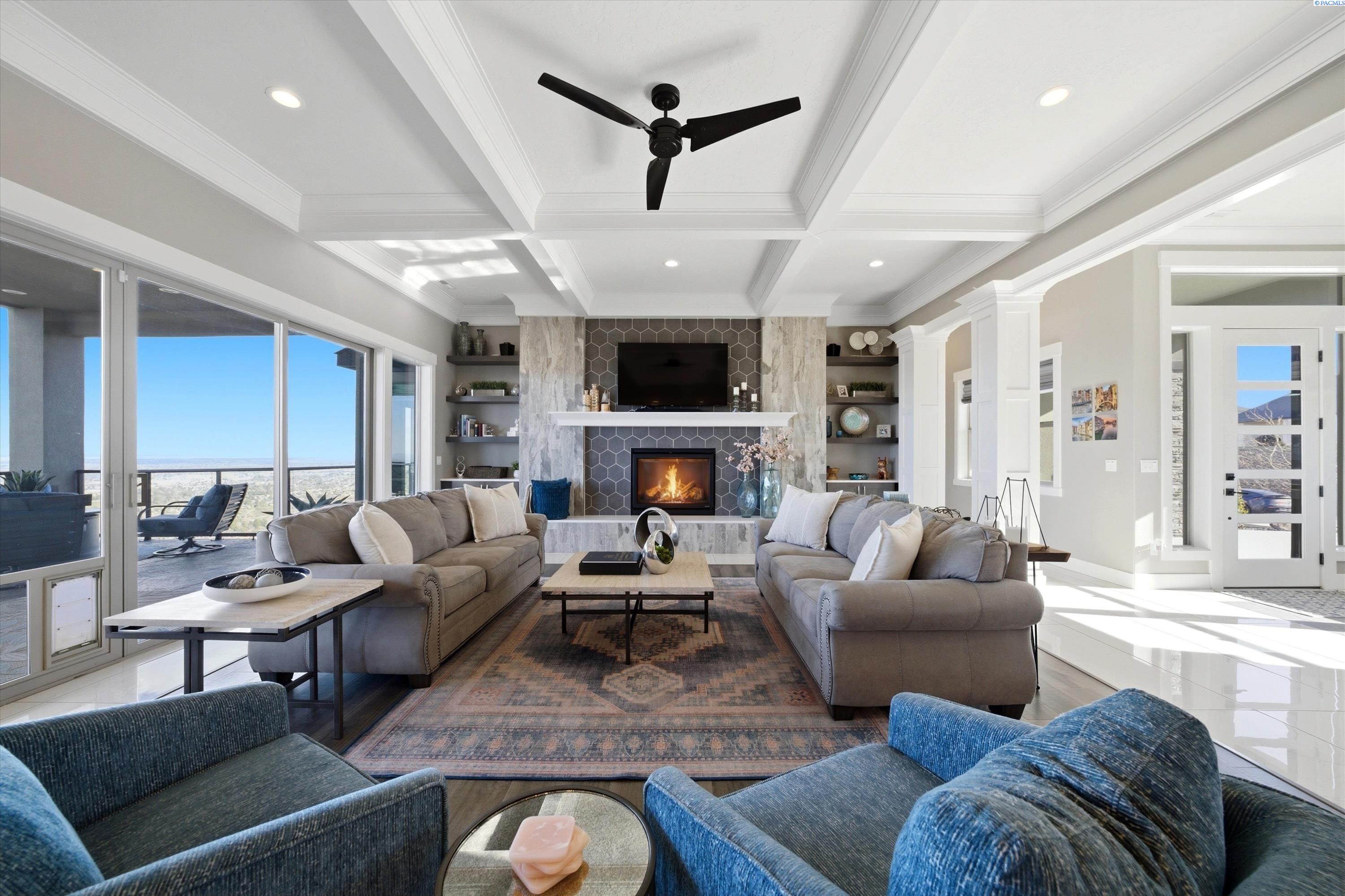 2508 Falconcrest Loop