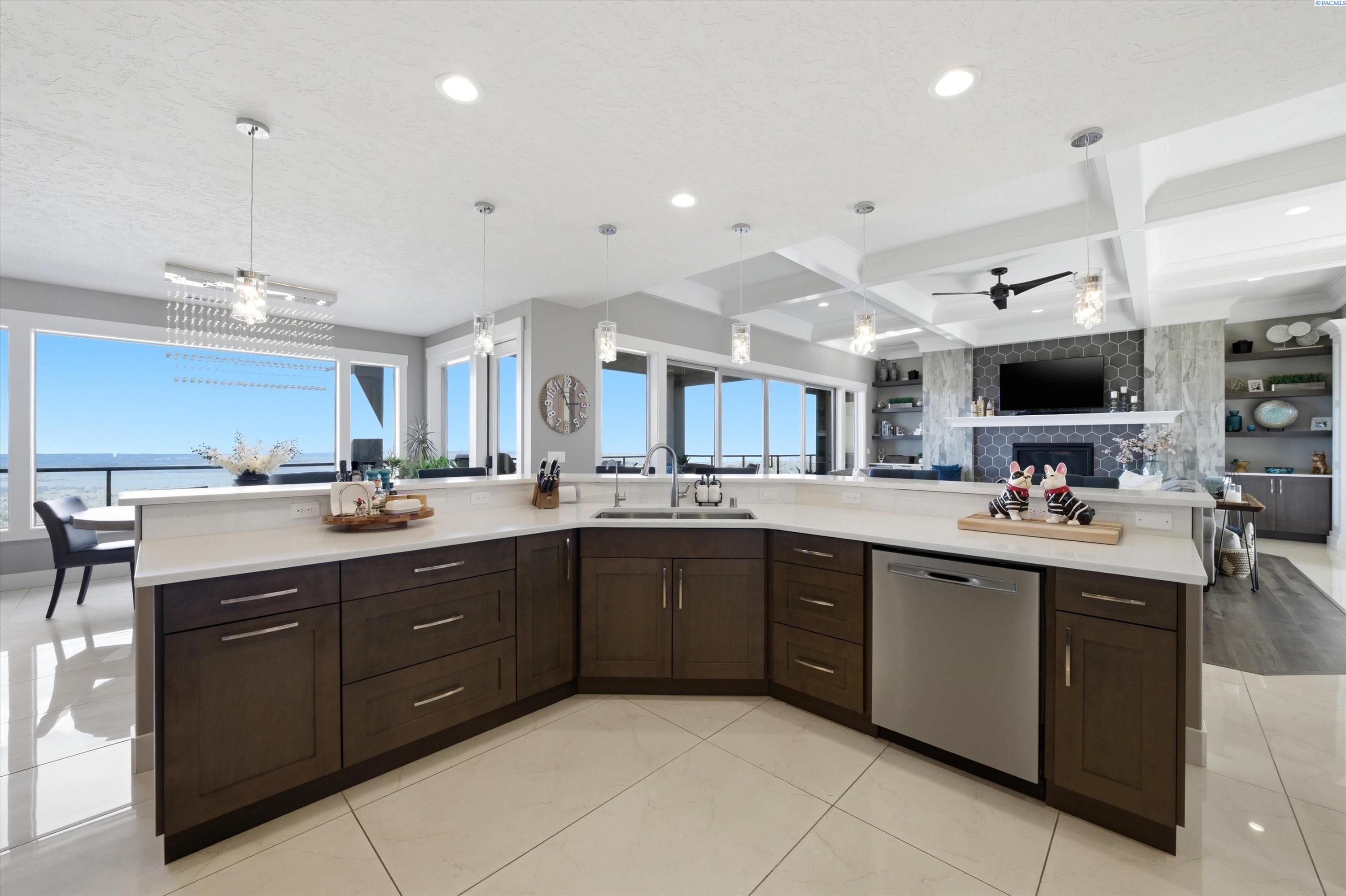 2508 Falconcrest Loop