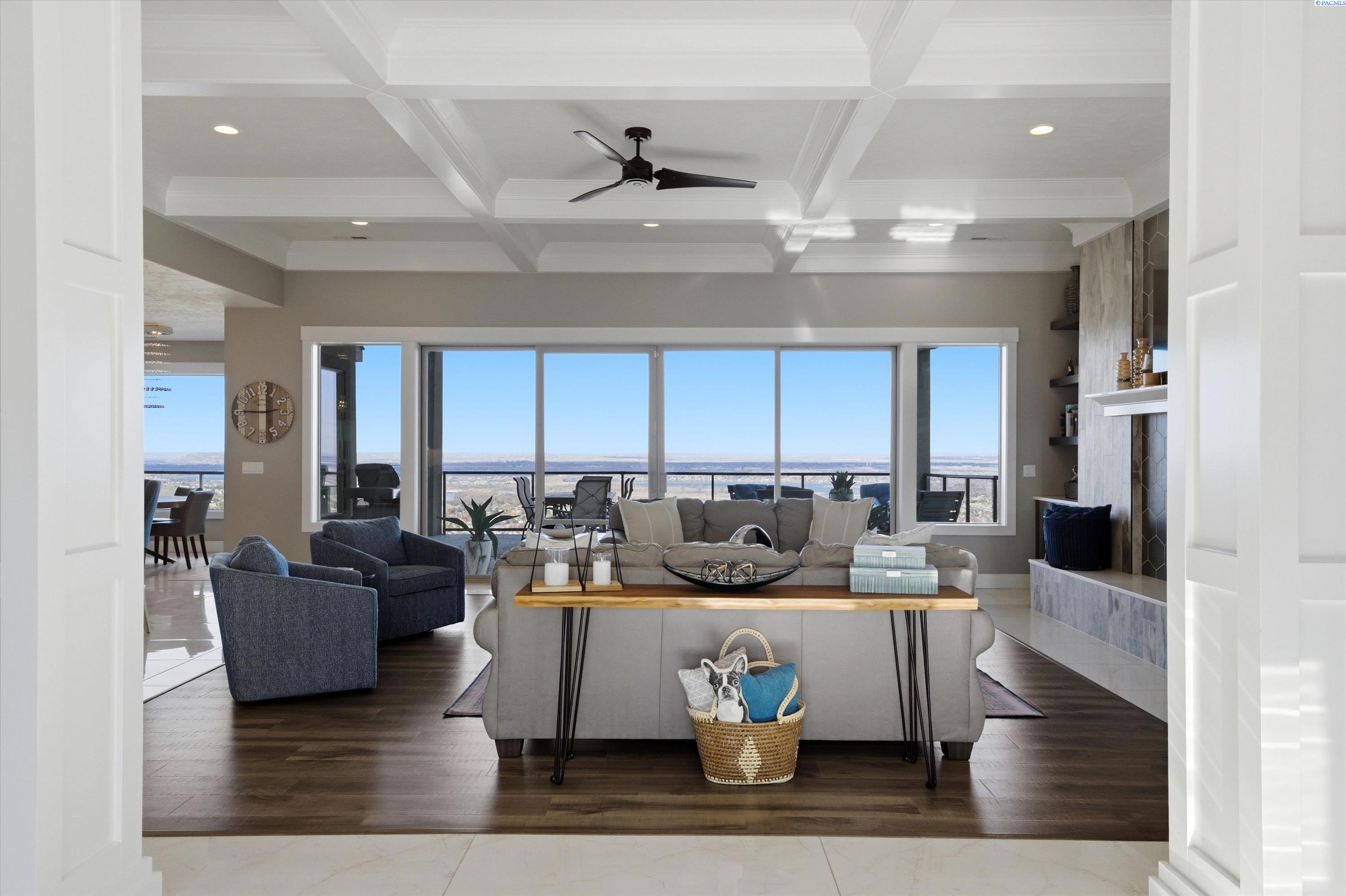 2508 Falconcrest Loop