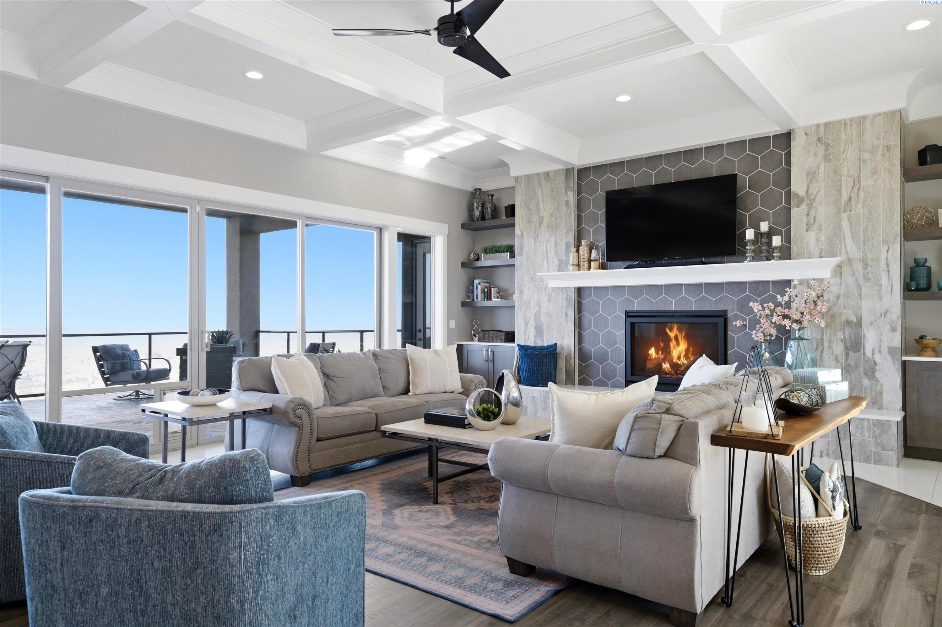 2508 Falconcrest Loop