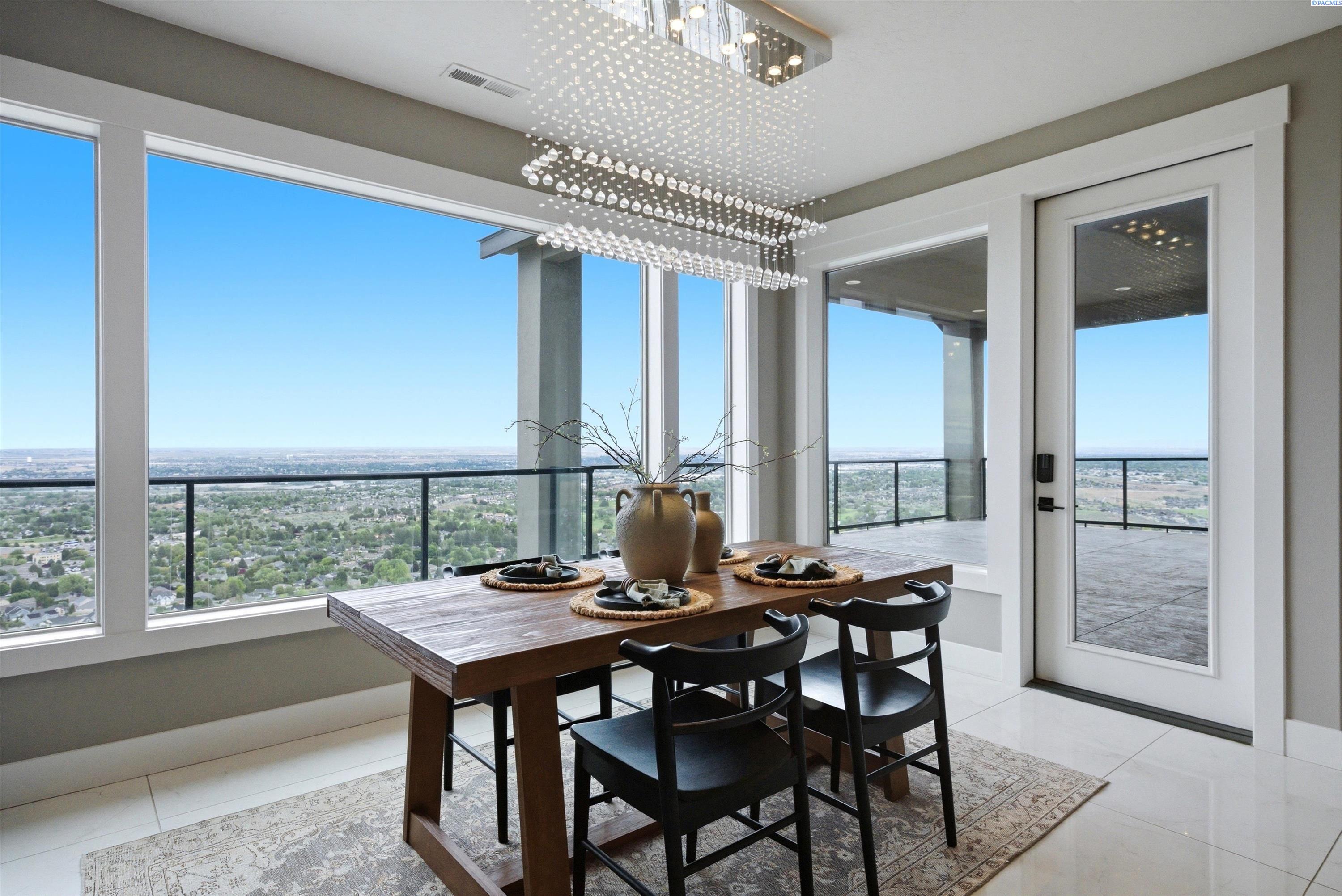 2508 Falconcrest Loop