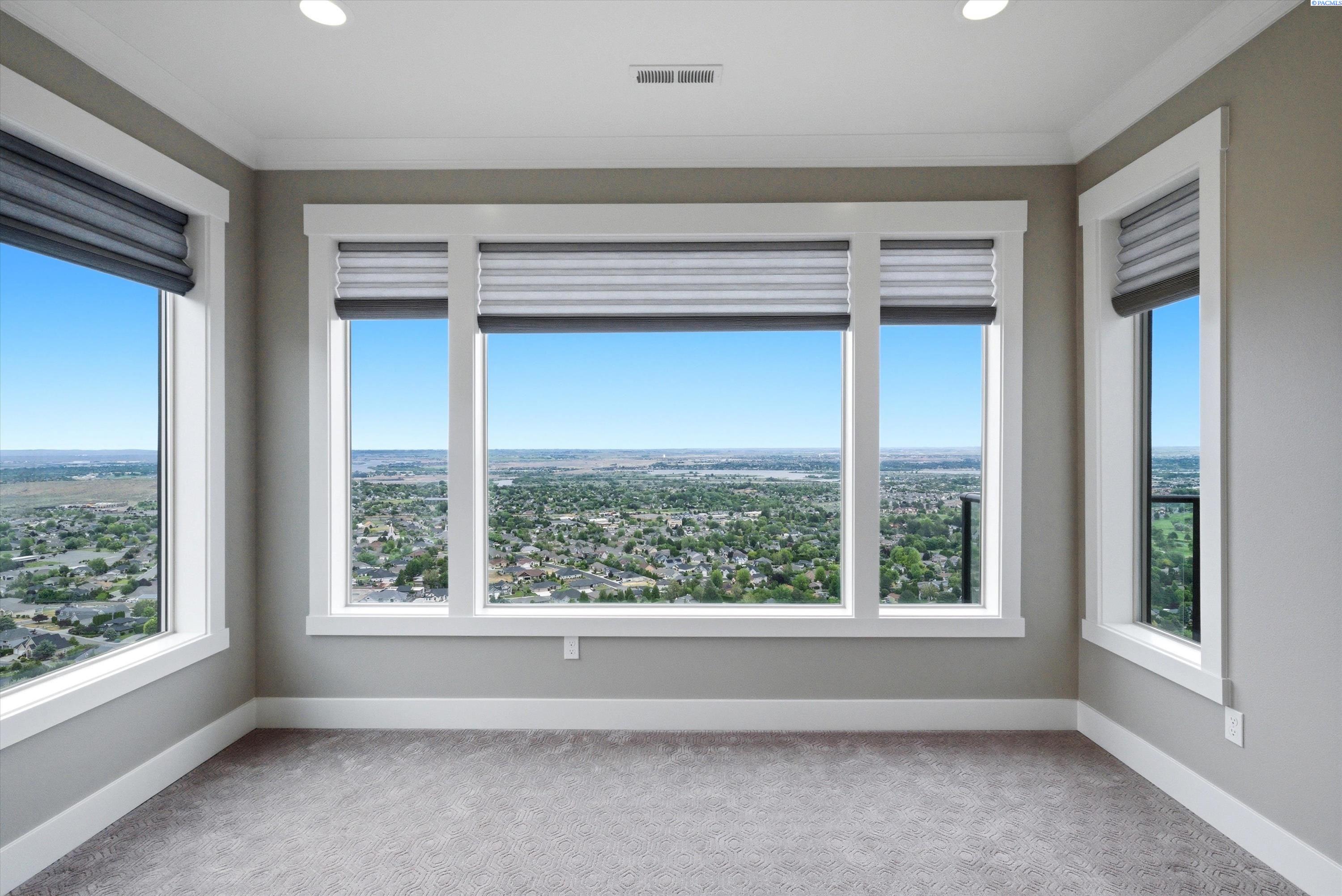 2508 Falconcrest Loop