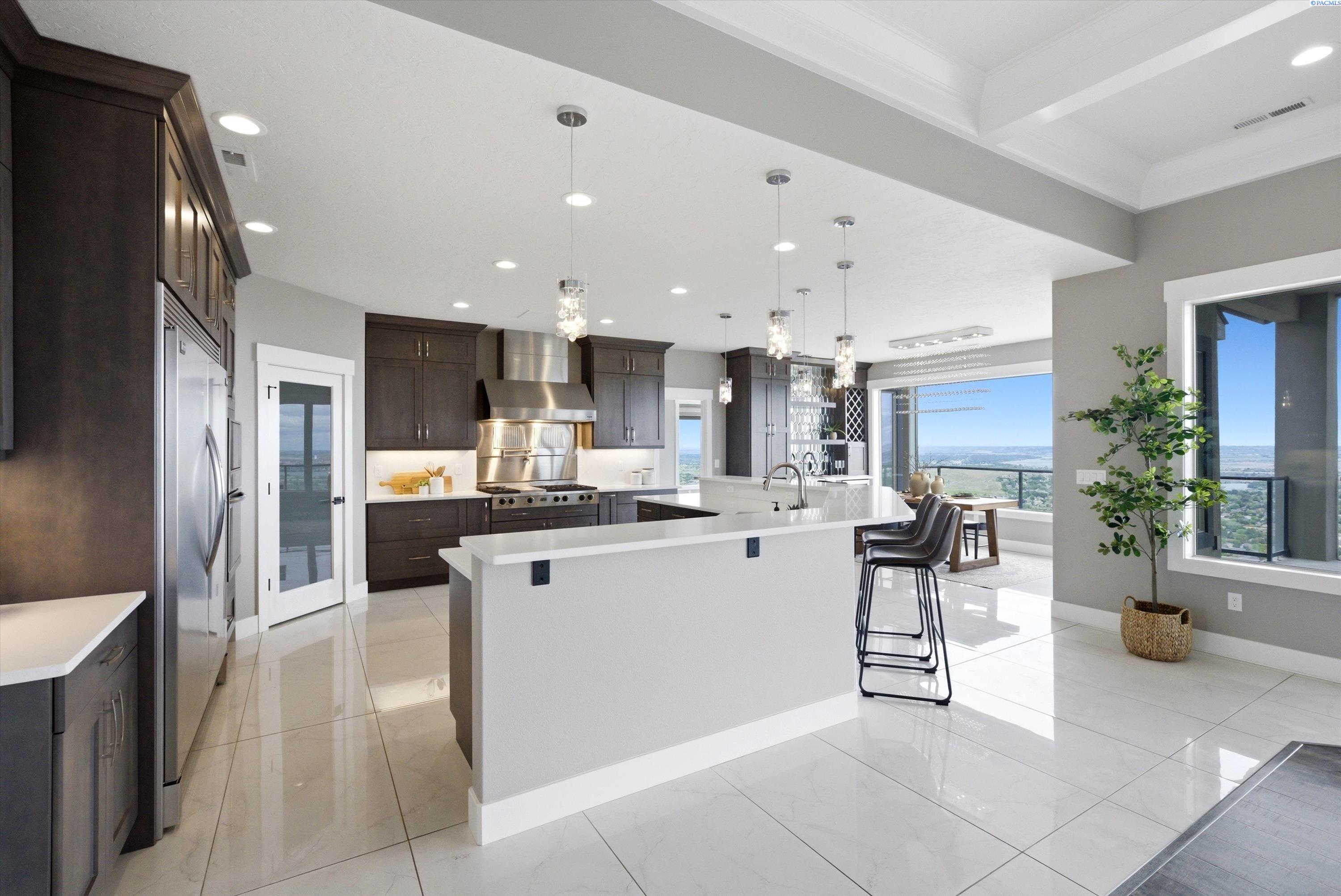 2508 Falconcrest Loop