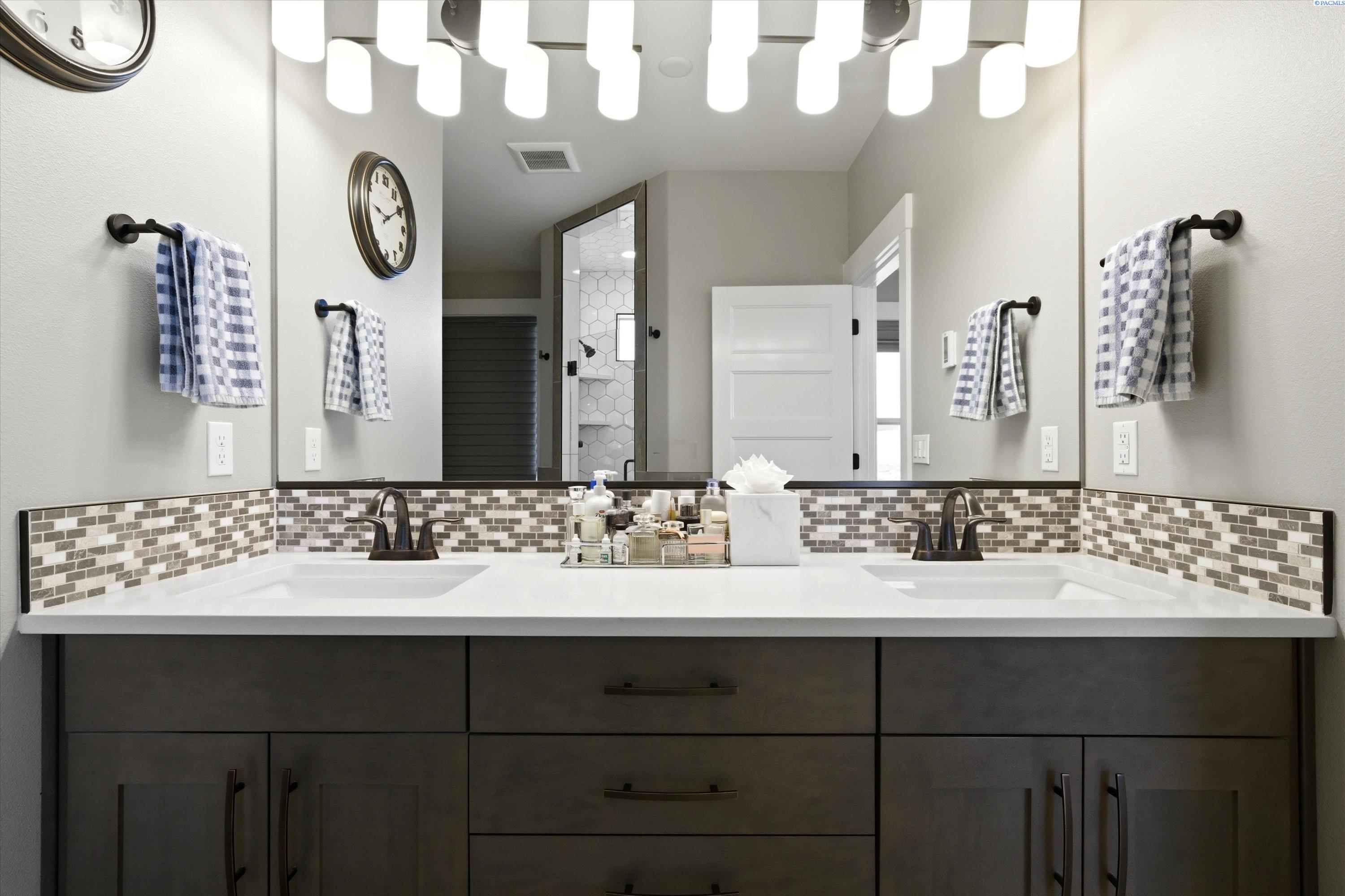 2508 Falconcrest Loop