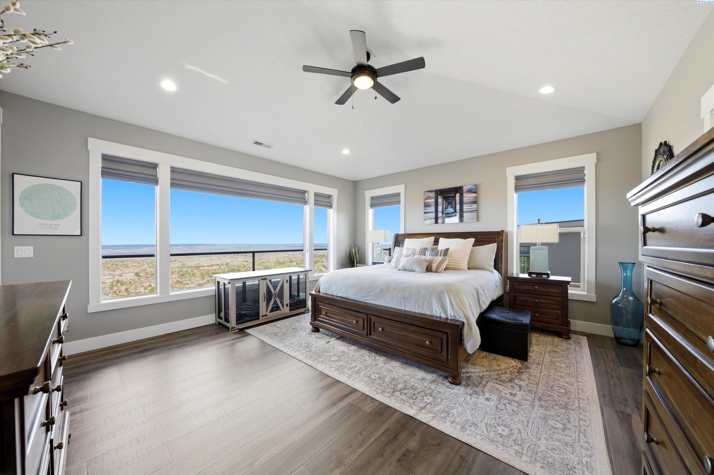 2508 Falconcrest Loop