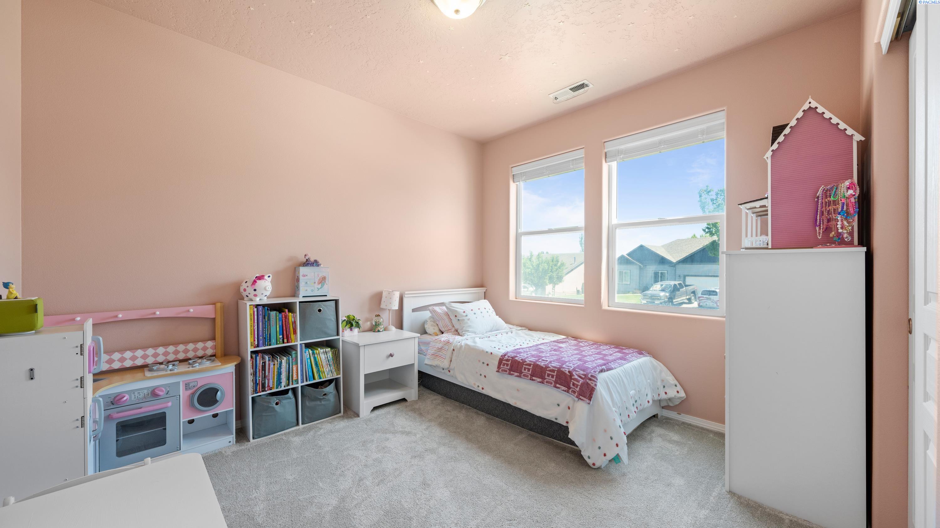 2010 S Kellogg Place
