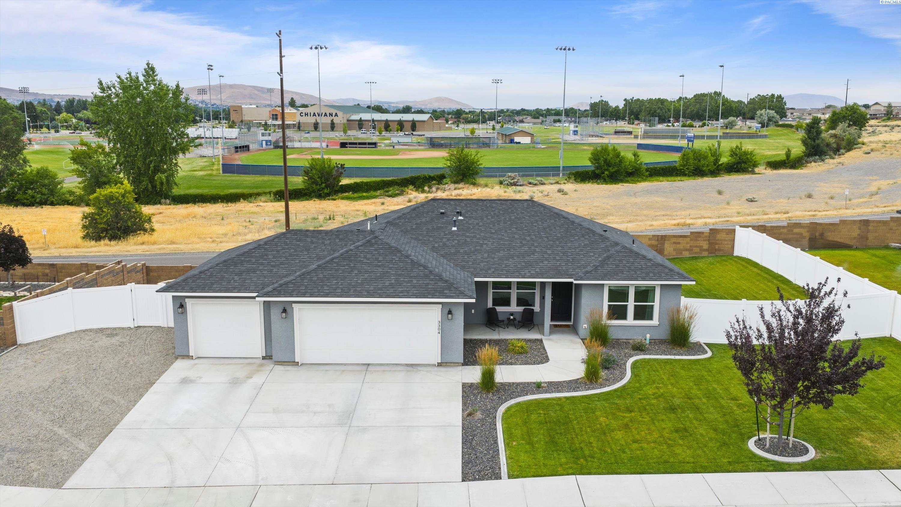 3304 Lapis Ln