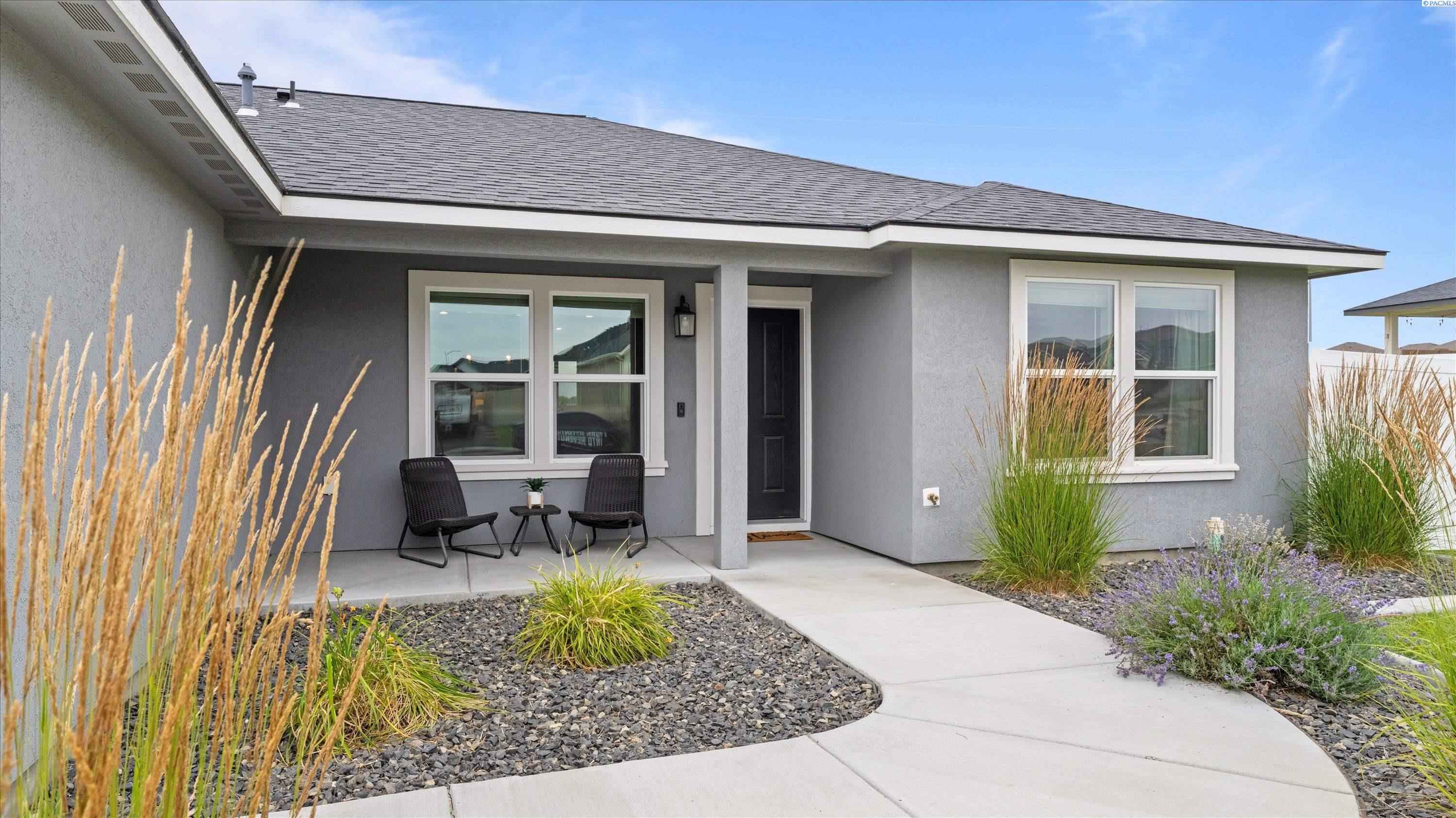 3304 Lapis Ln