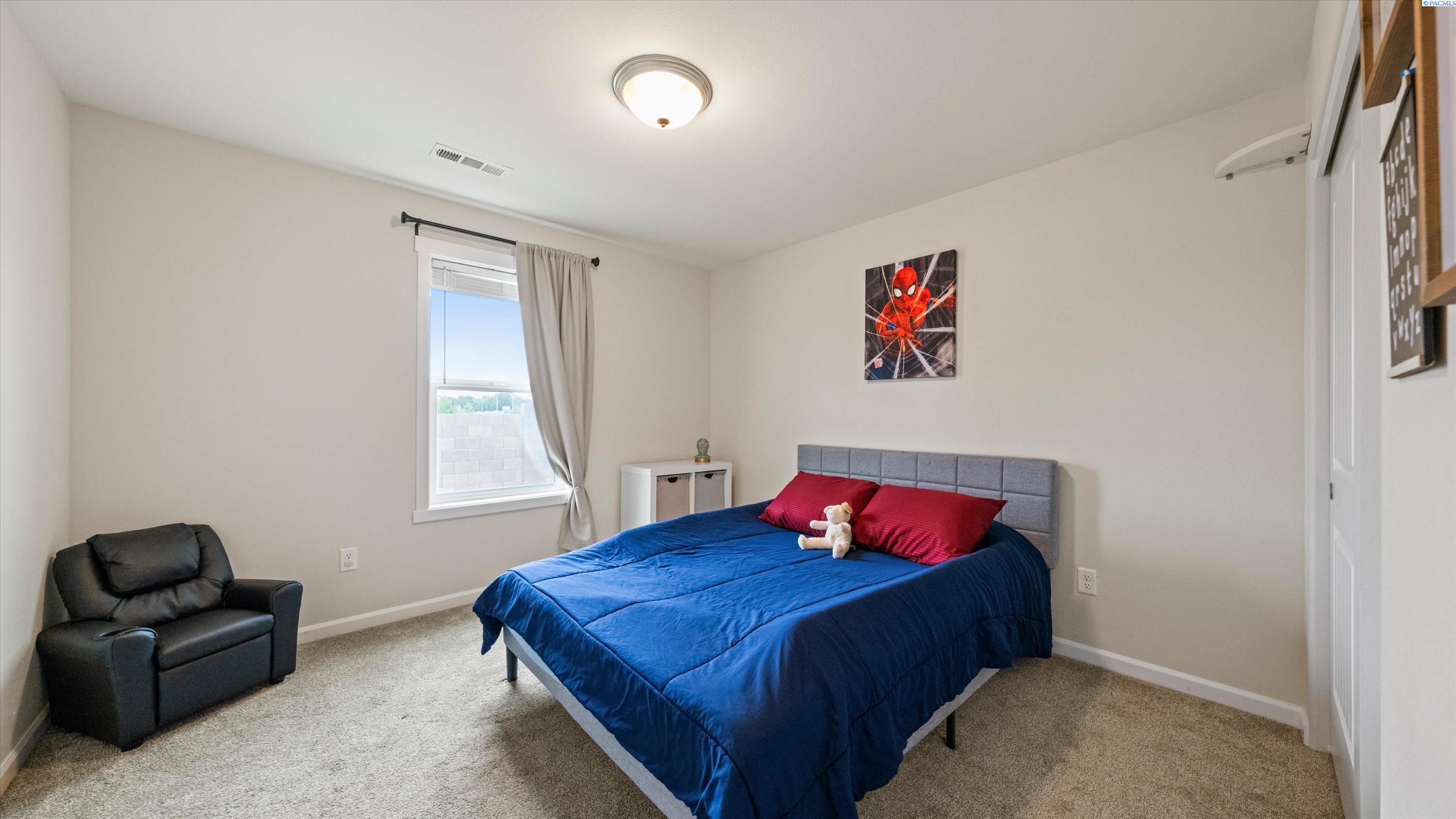 3304 Lapis Ln