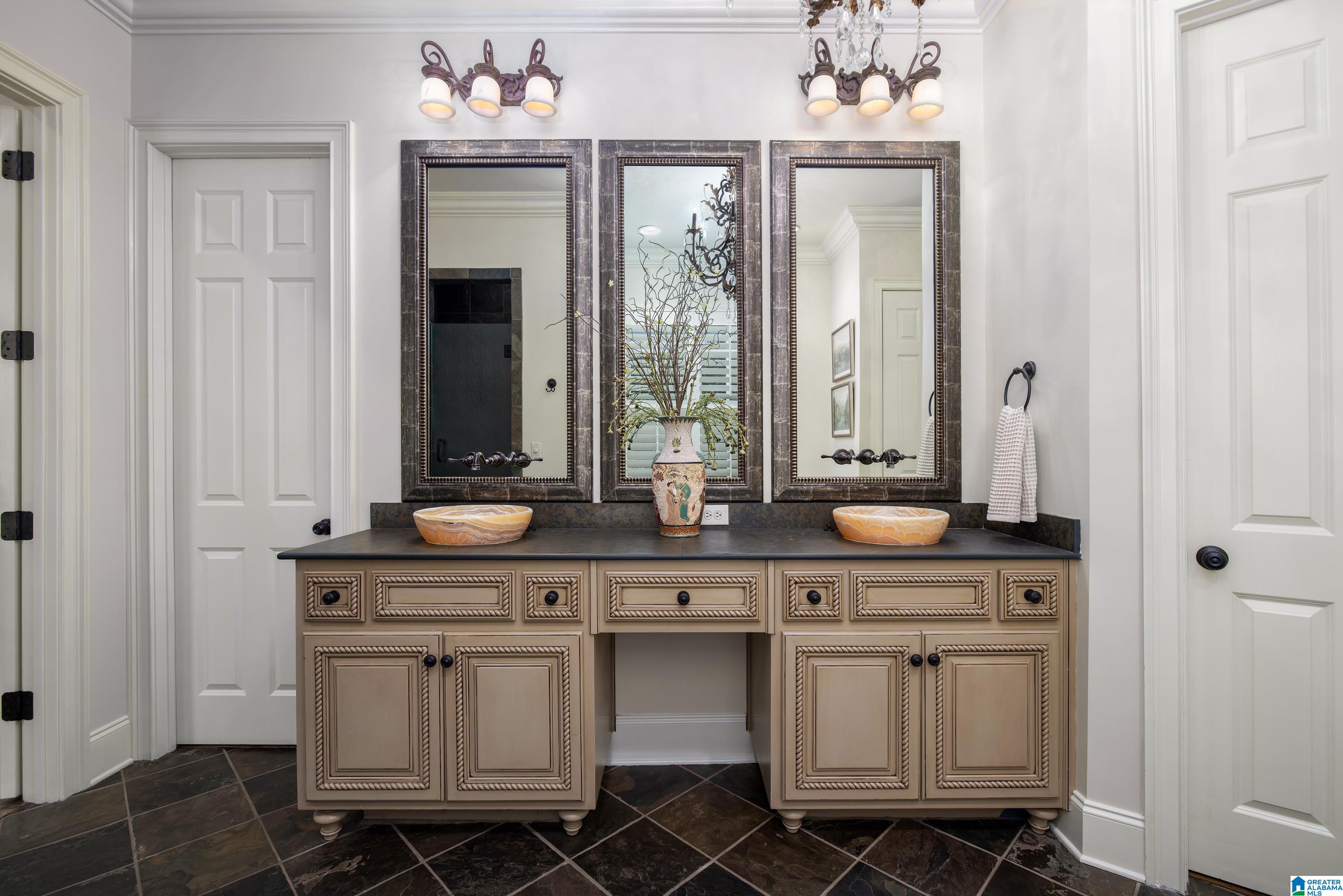 625 FOUNDERS PARK DRIVE W