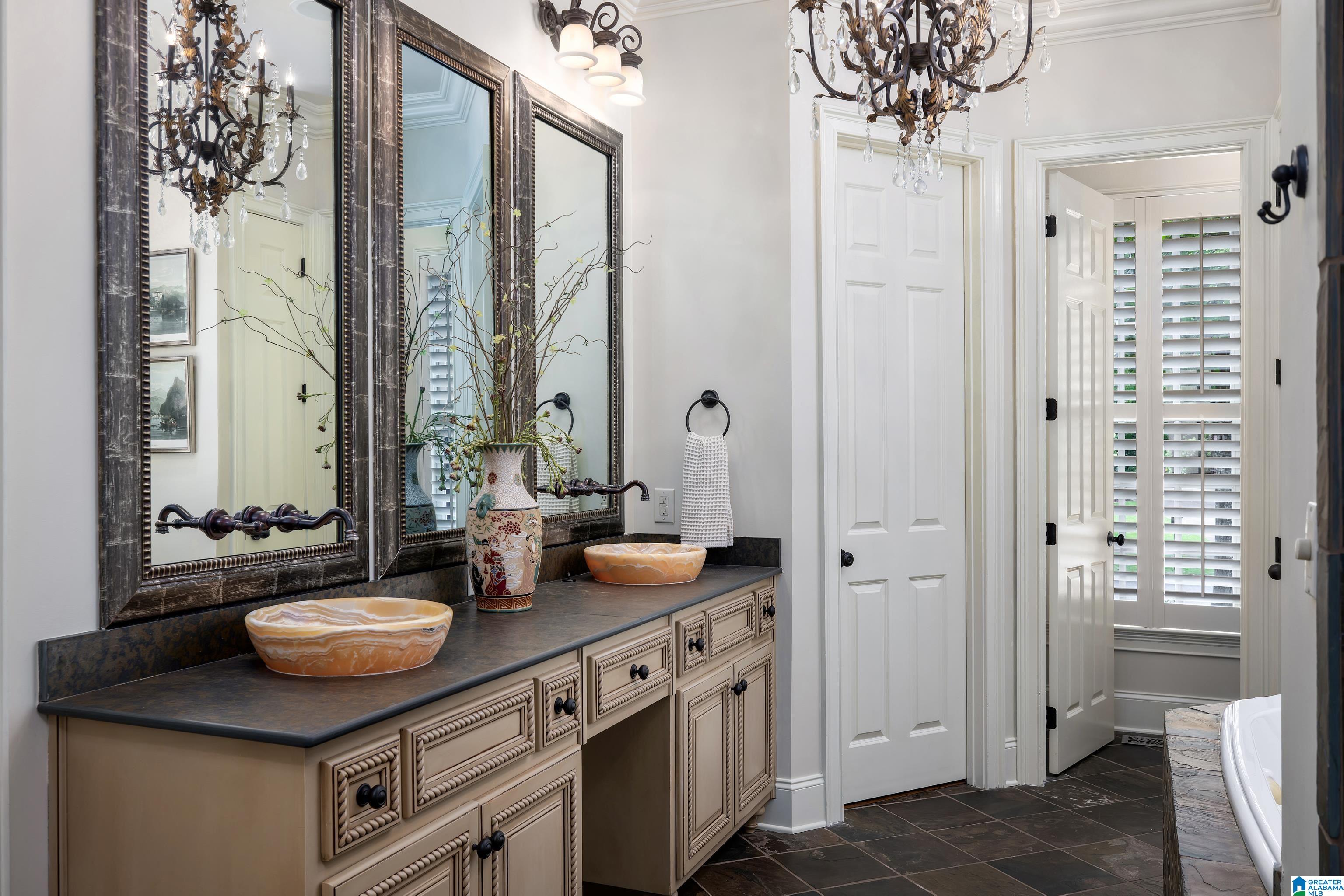 625 FOUNDERS PARK DRIVE W