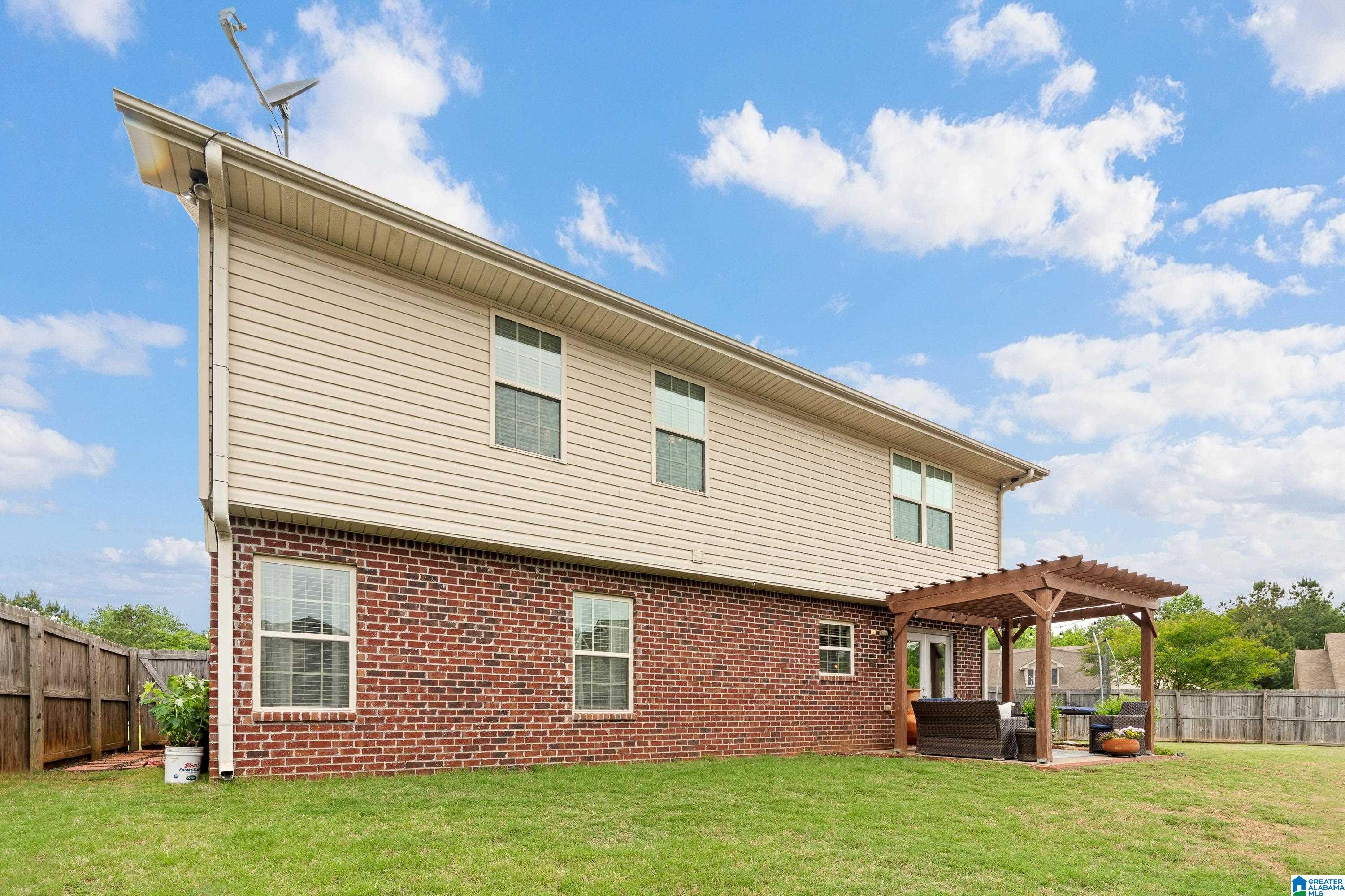 423 N RIVER CREST DRIVE