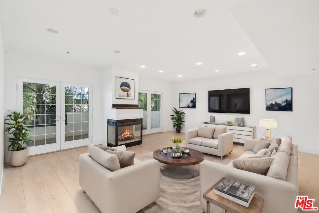 1135 Rexford Dr Unit: 206